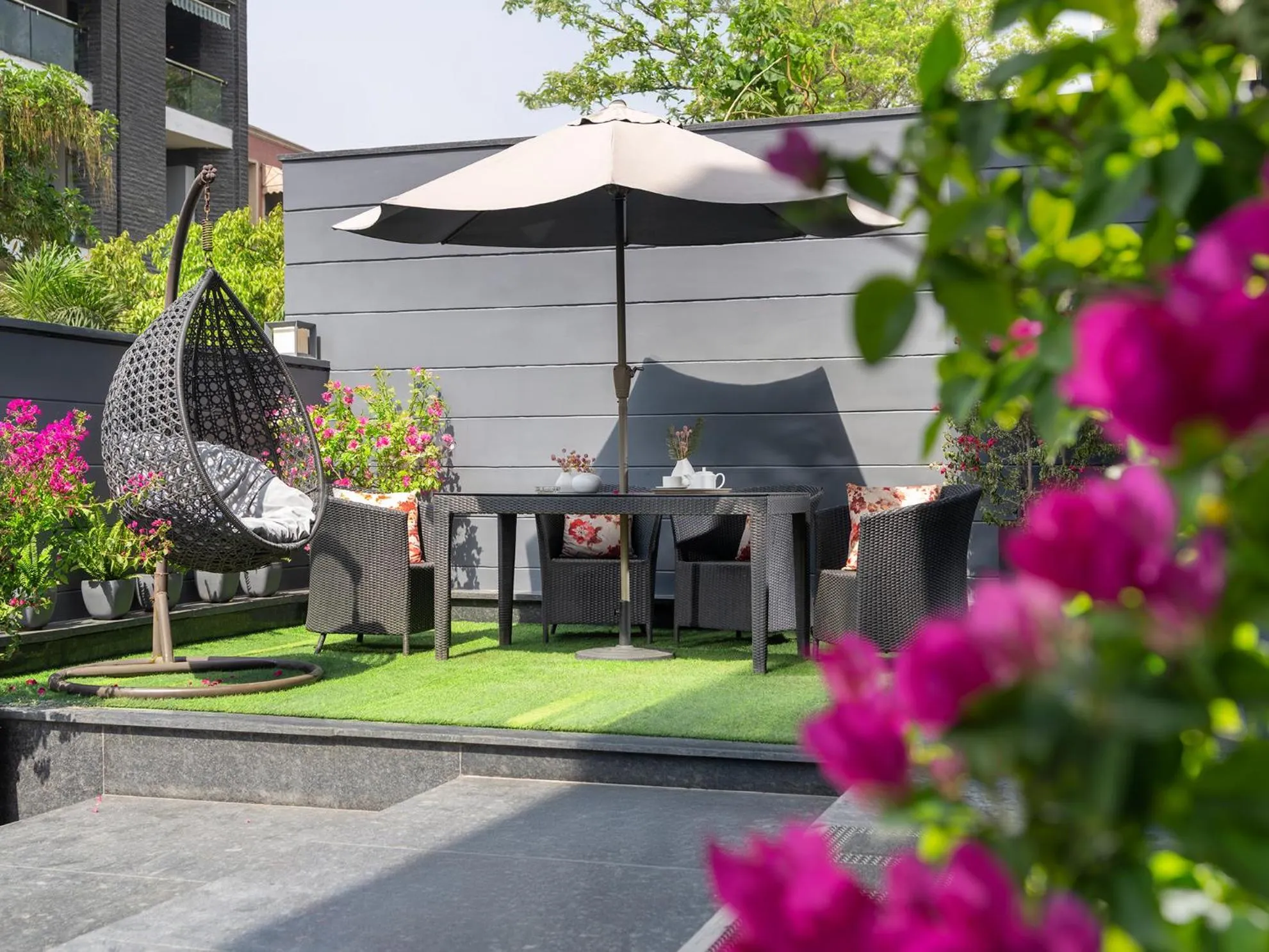 Seating area in The Atara Near Golf Course Road