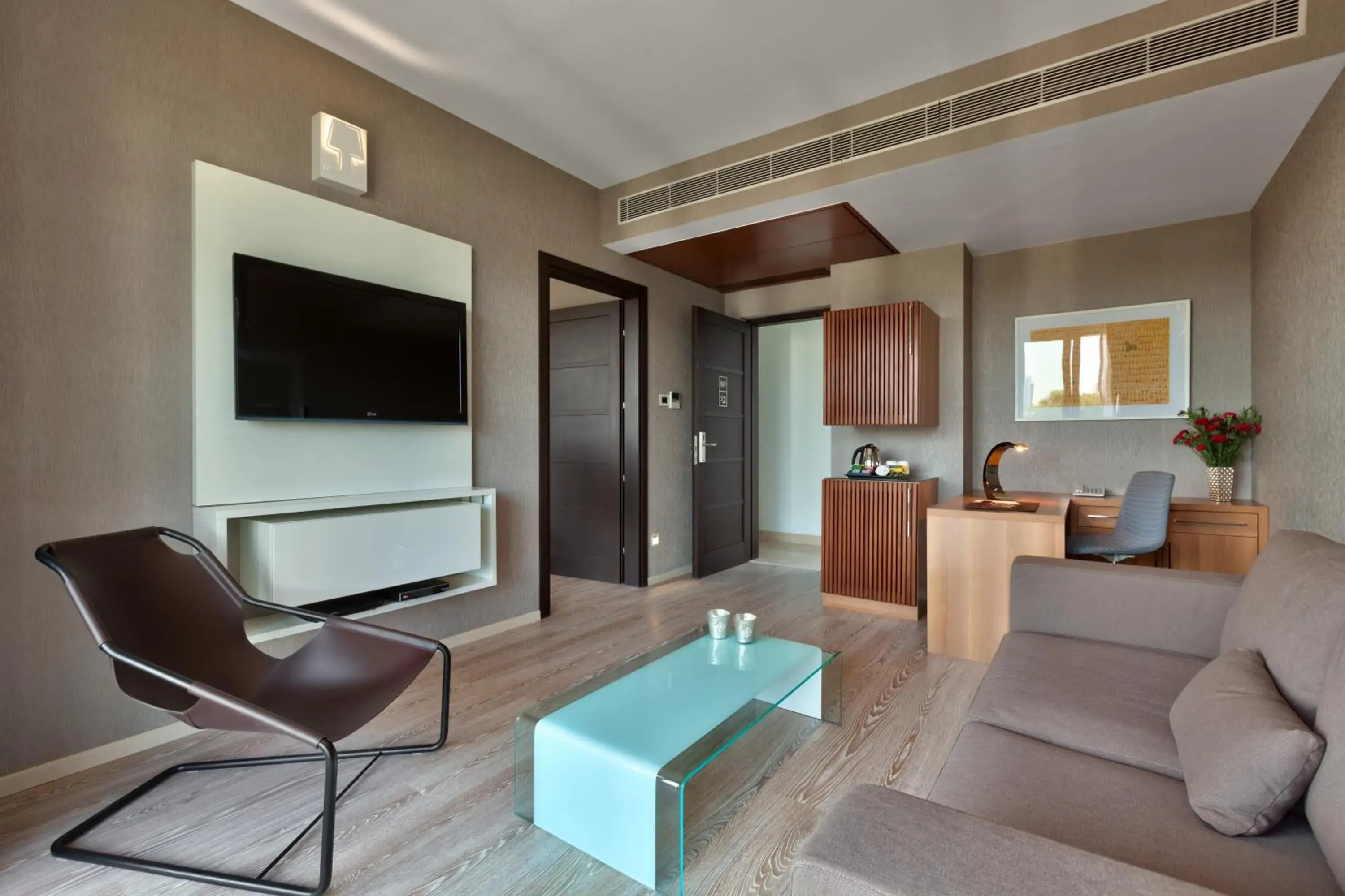 Living room, Lounge/Bar in The Atara Hotel