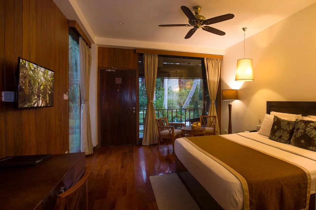 Bedroom, Bed in Sea Shell Neil