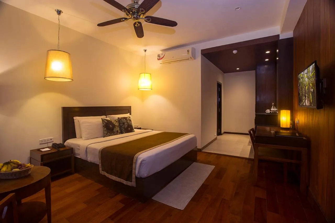 Bedroom, Bed in Sea Shell Neil