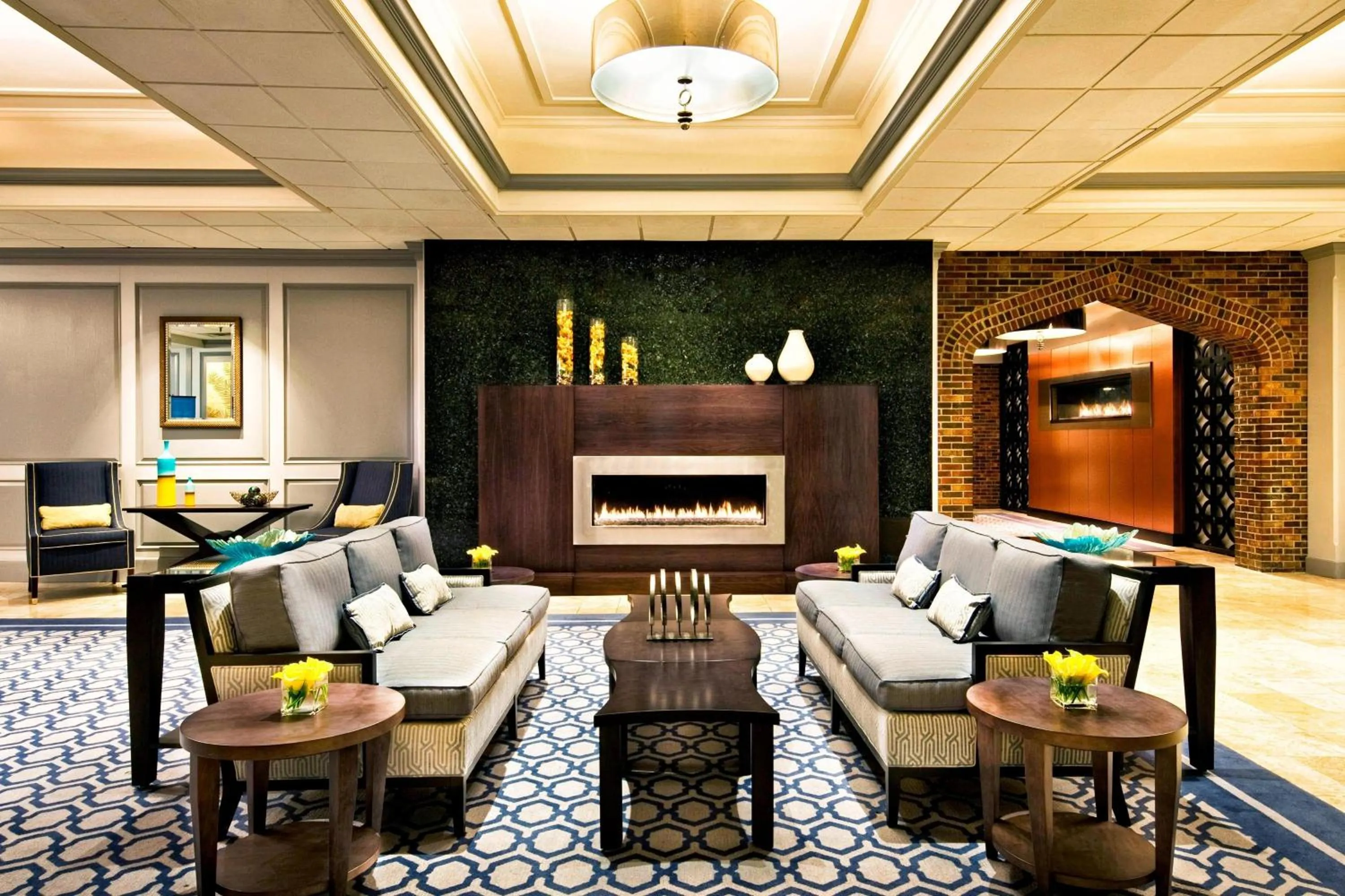Lobby or reception in Sheraton Framingham Hotel & Conference Center