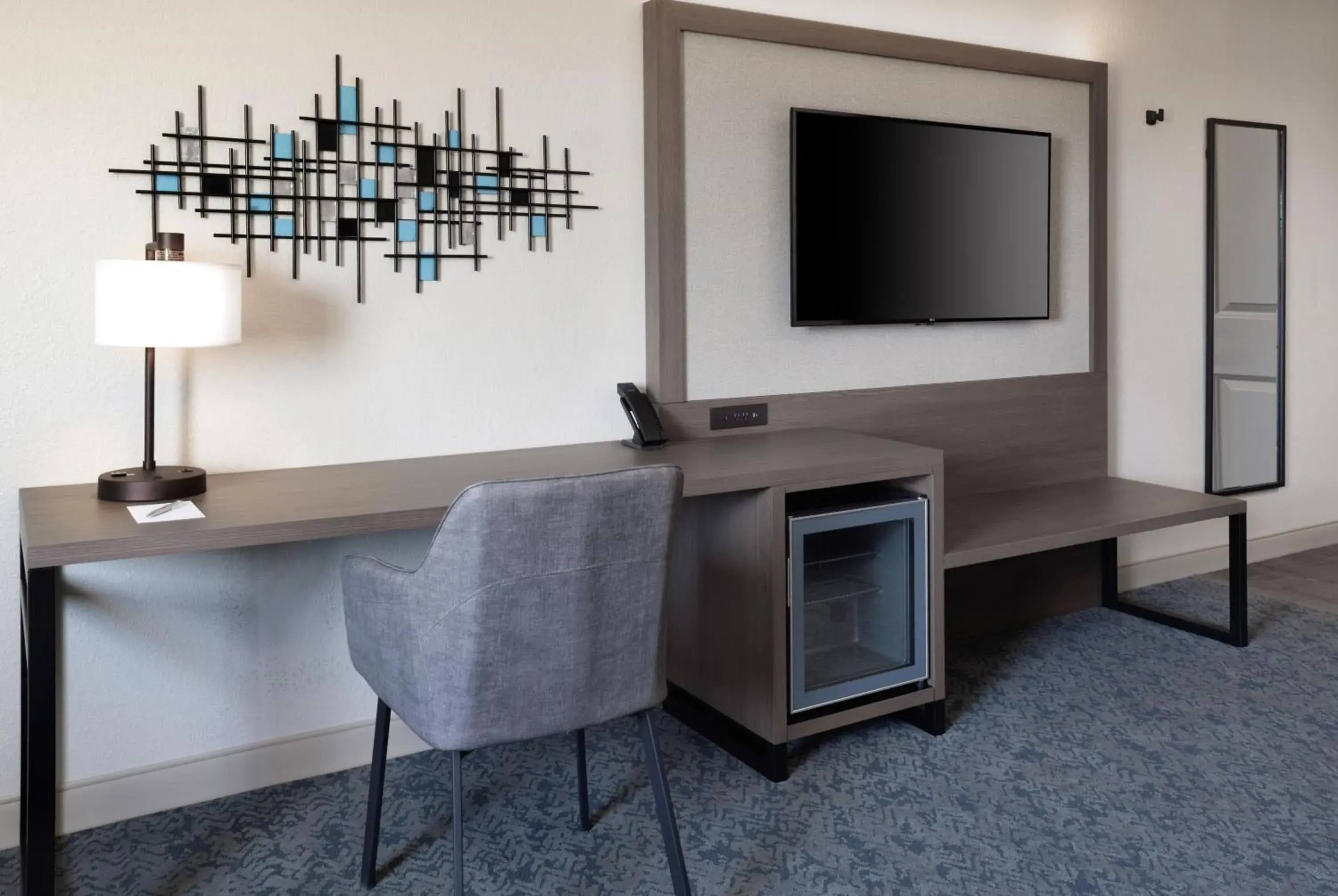 Traditional, Guest room, 1 King in Sheraton Framingham Hotel & Conference Center Traditional, Guest room, 1 King in Sheraton Framingham Hotel & Conference Center