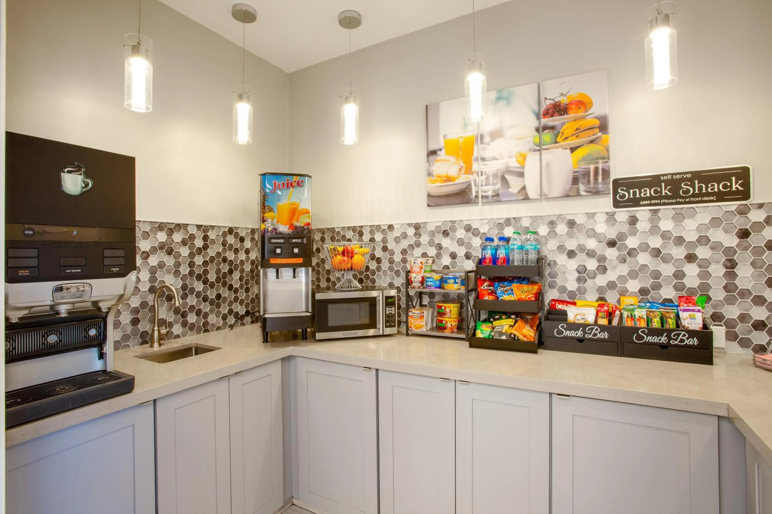 Food and drinks in super 8 inglewood