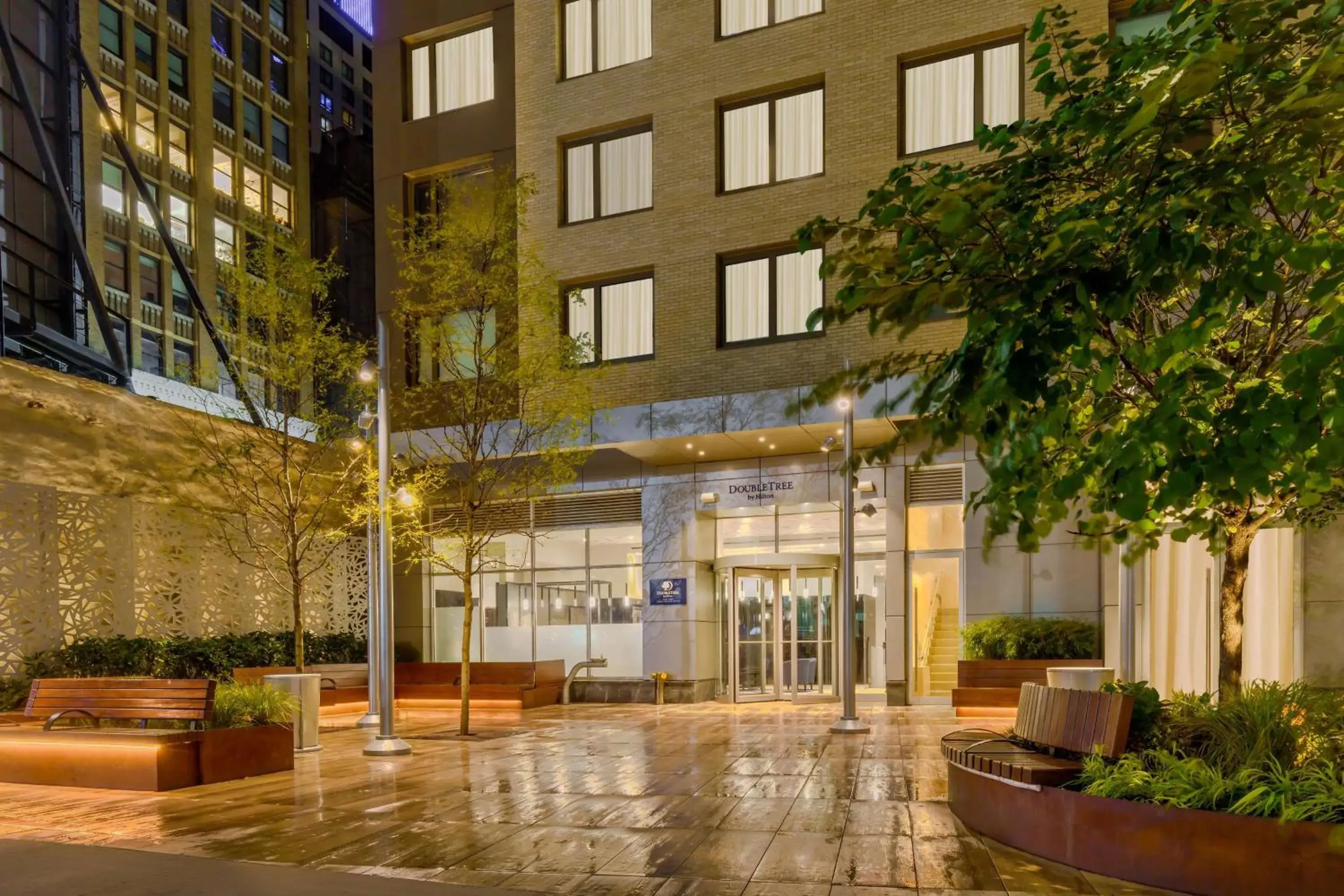 Property building in DoubleTree by Hilton New York Times Square South Property building in DoubleTree by Hilton New York Times Square South