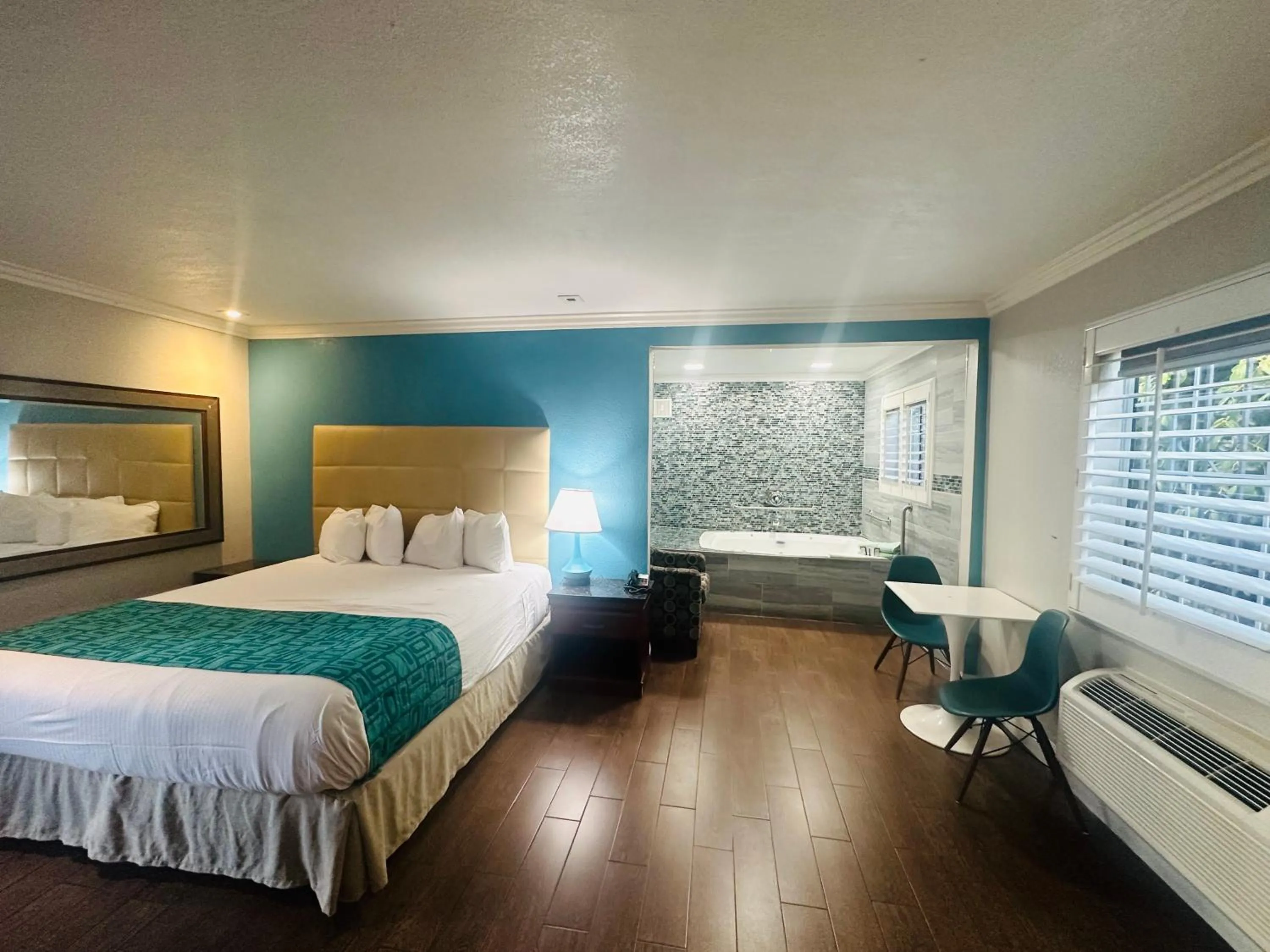 Photo of the whole room, Bed in Casa Blanca Hotel - Orange