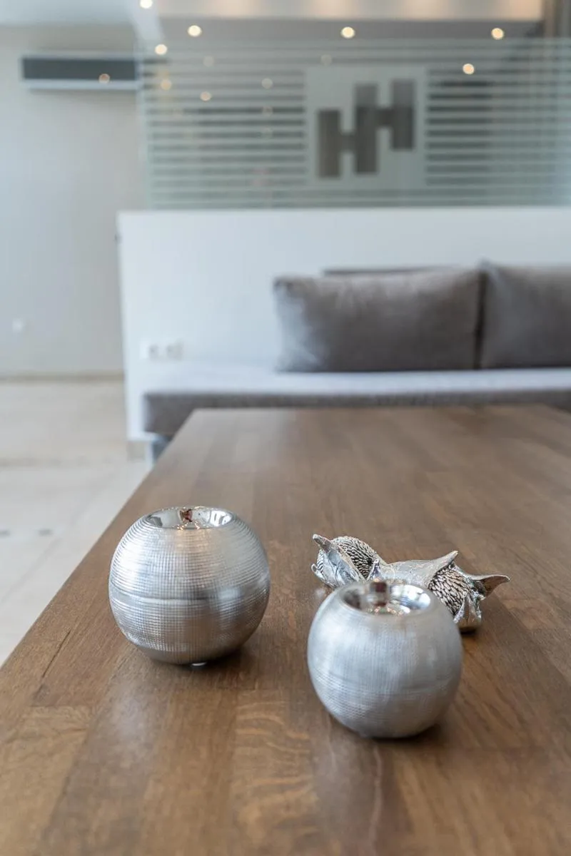 Communal lounge/ TV room in HOTEL HILL