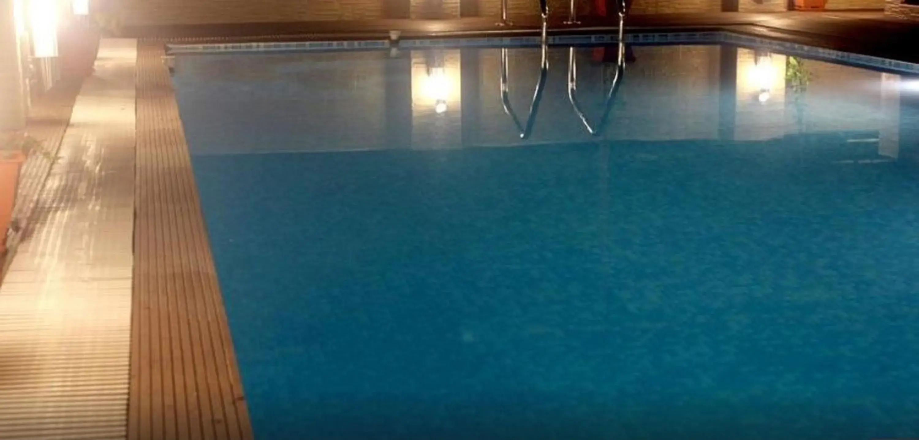 Swimming pool in Fort Abode Swimming pool in Fort Abode