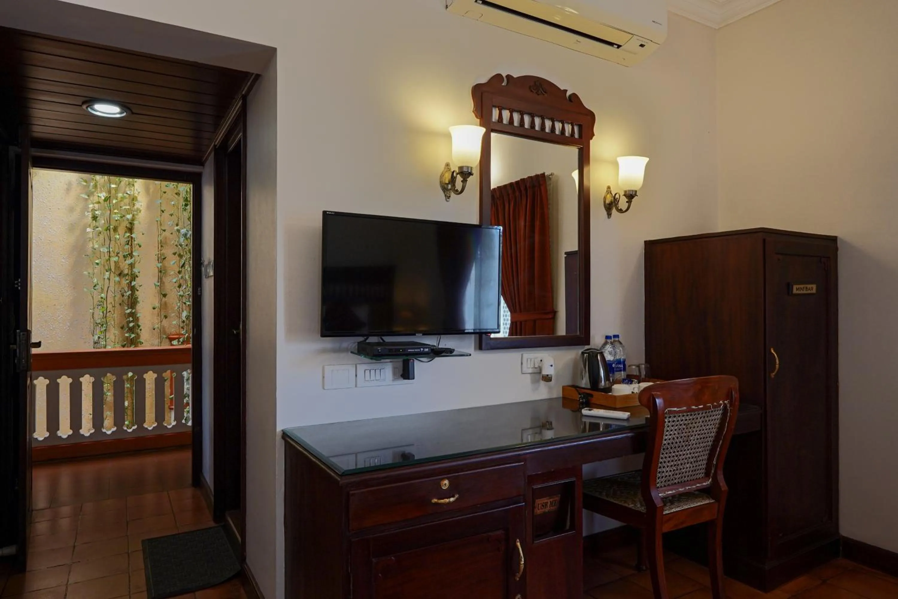 TV and multimedia in Hotel Arches