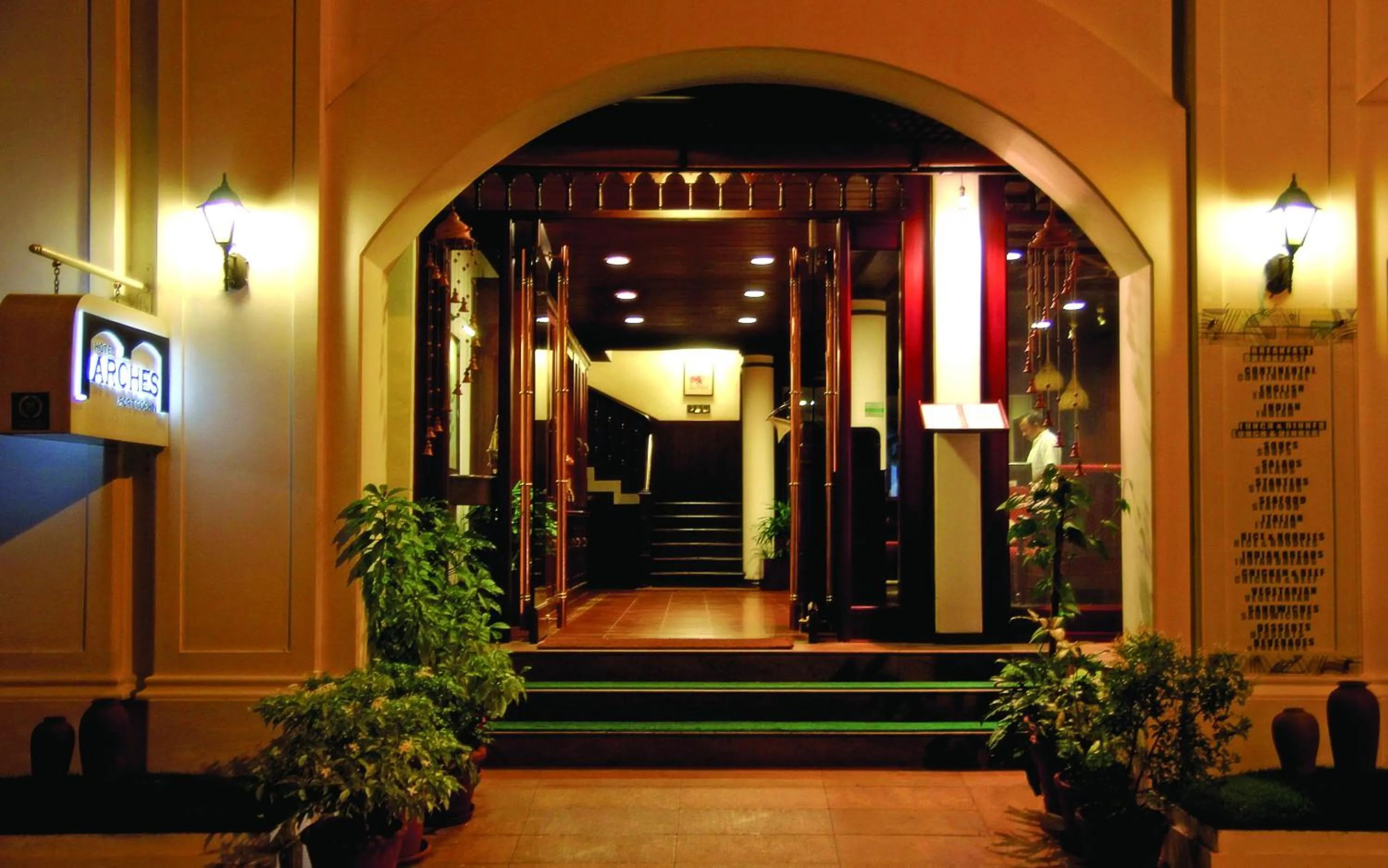 Facade/entrance in Hotel Arches
