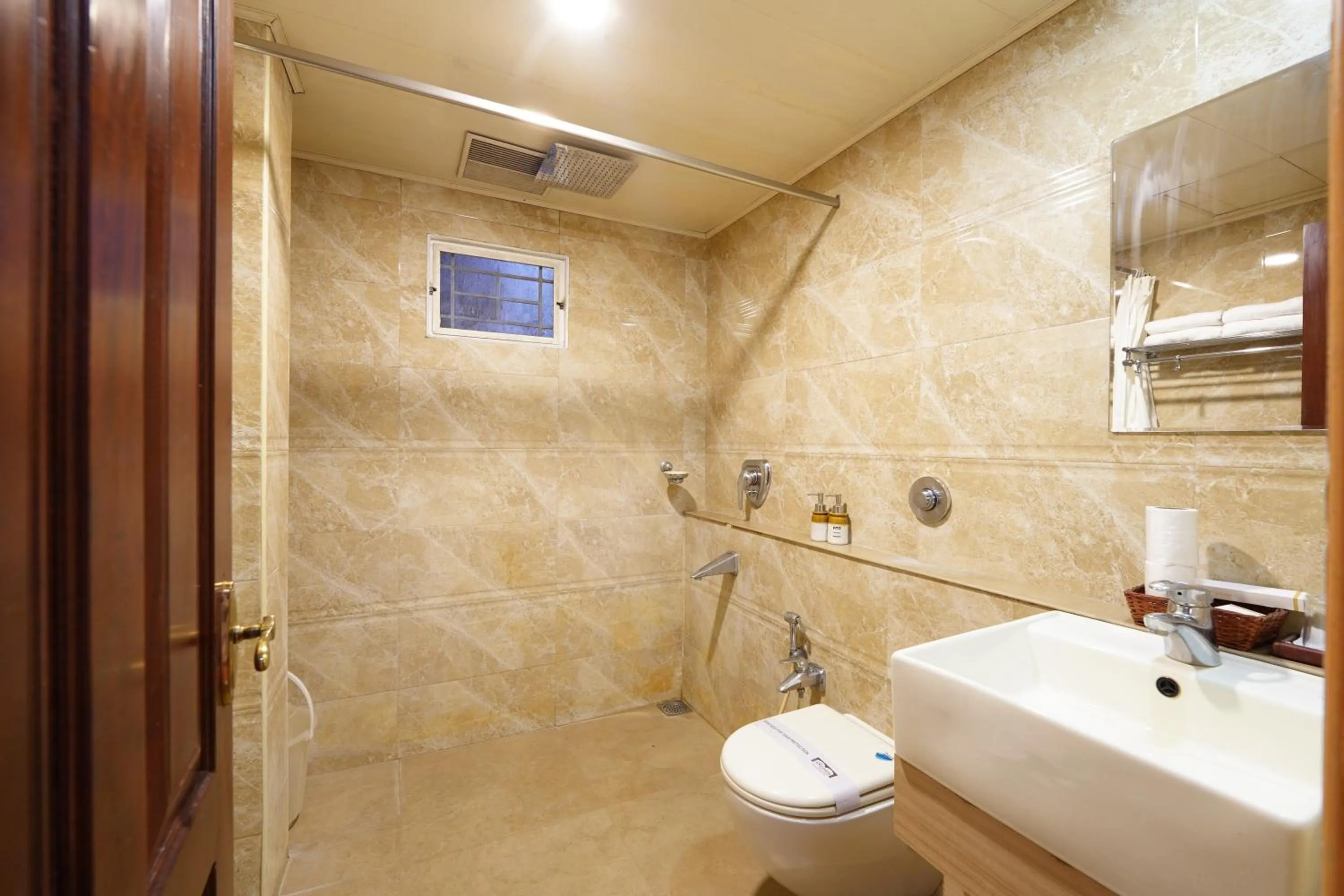 Shower in Hotel Arches