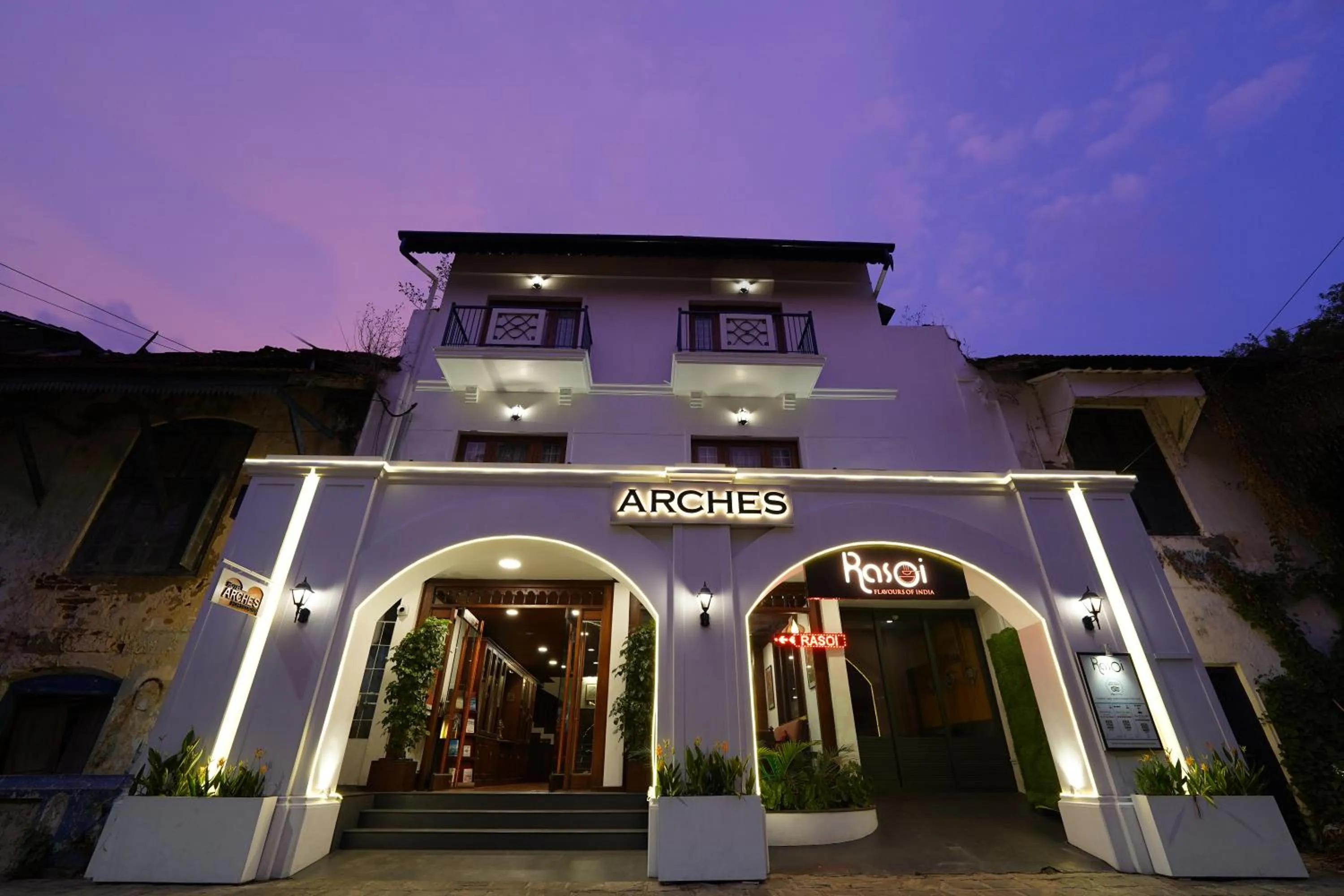 Facade/entrance in Hotel Arches
