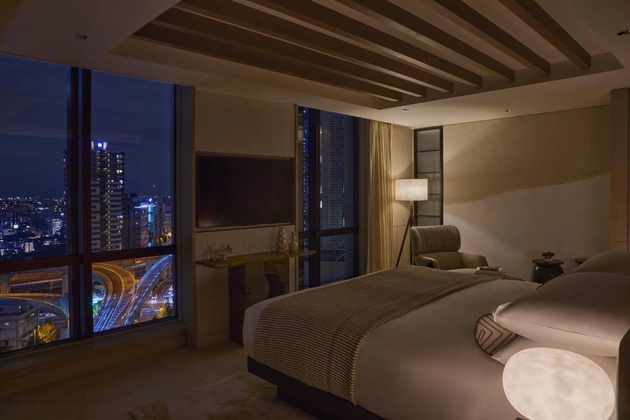 Photo of the whole room, Bed in Kimpton Shinjuku Tokyo by IHG