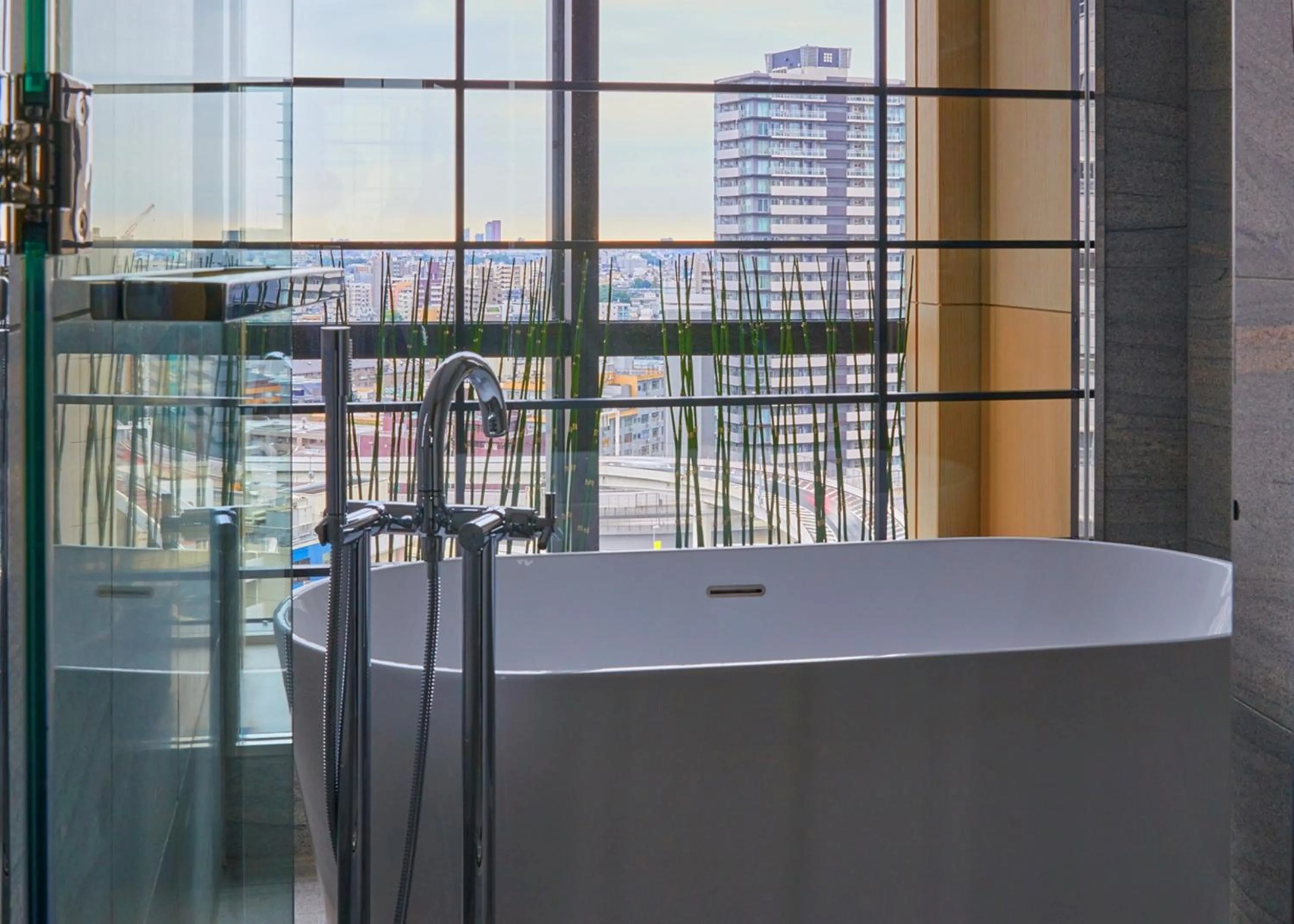 Photo of the whole room in Kimpton Shinjuku Tokyo by IHG