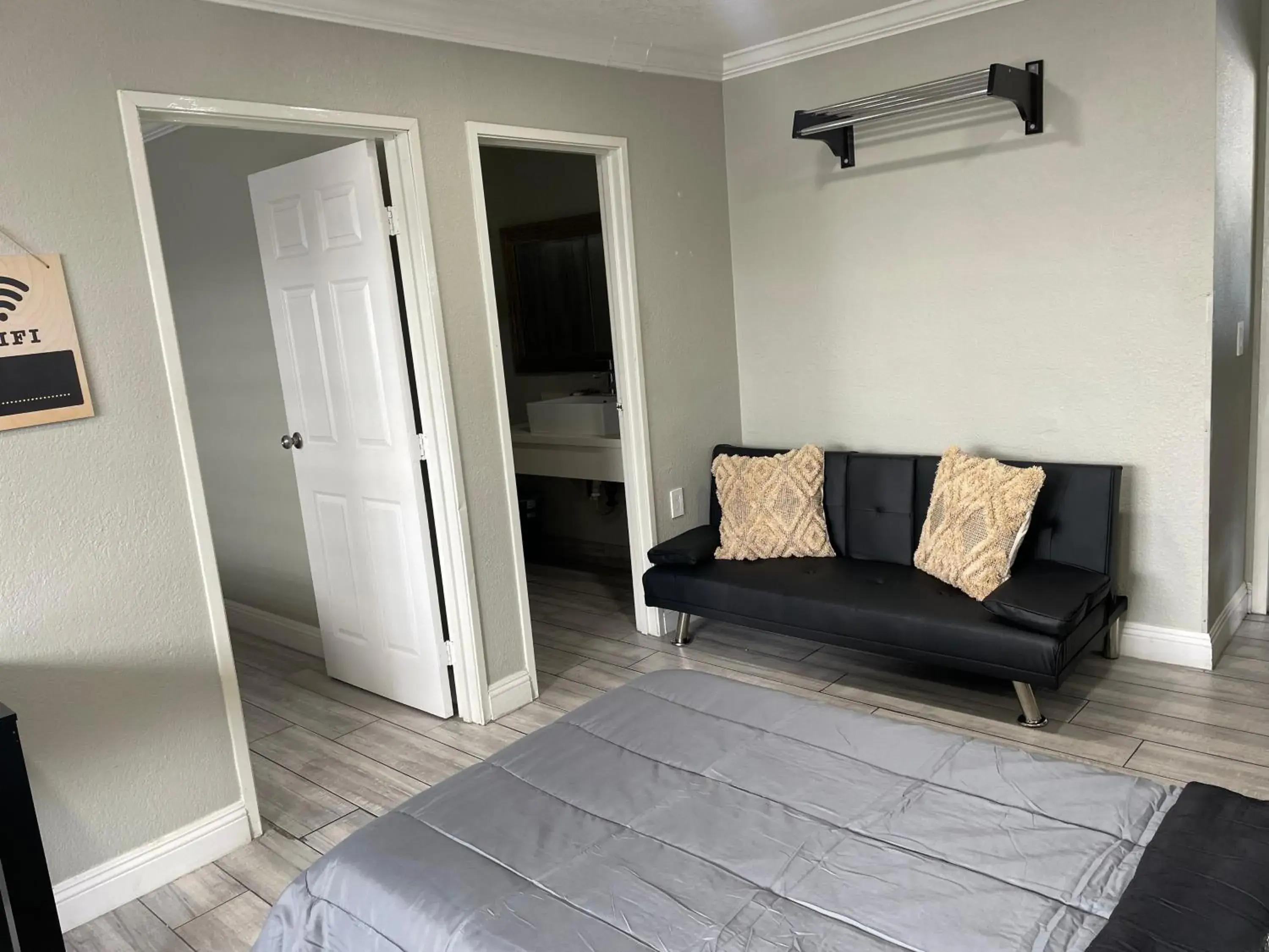 Living room in Cabana Inn & Suites Living room in Cabana Inn & Suites