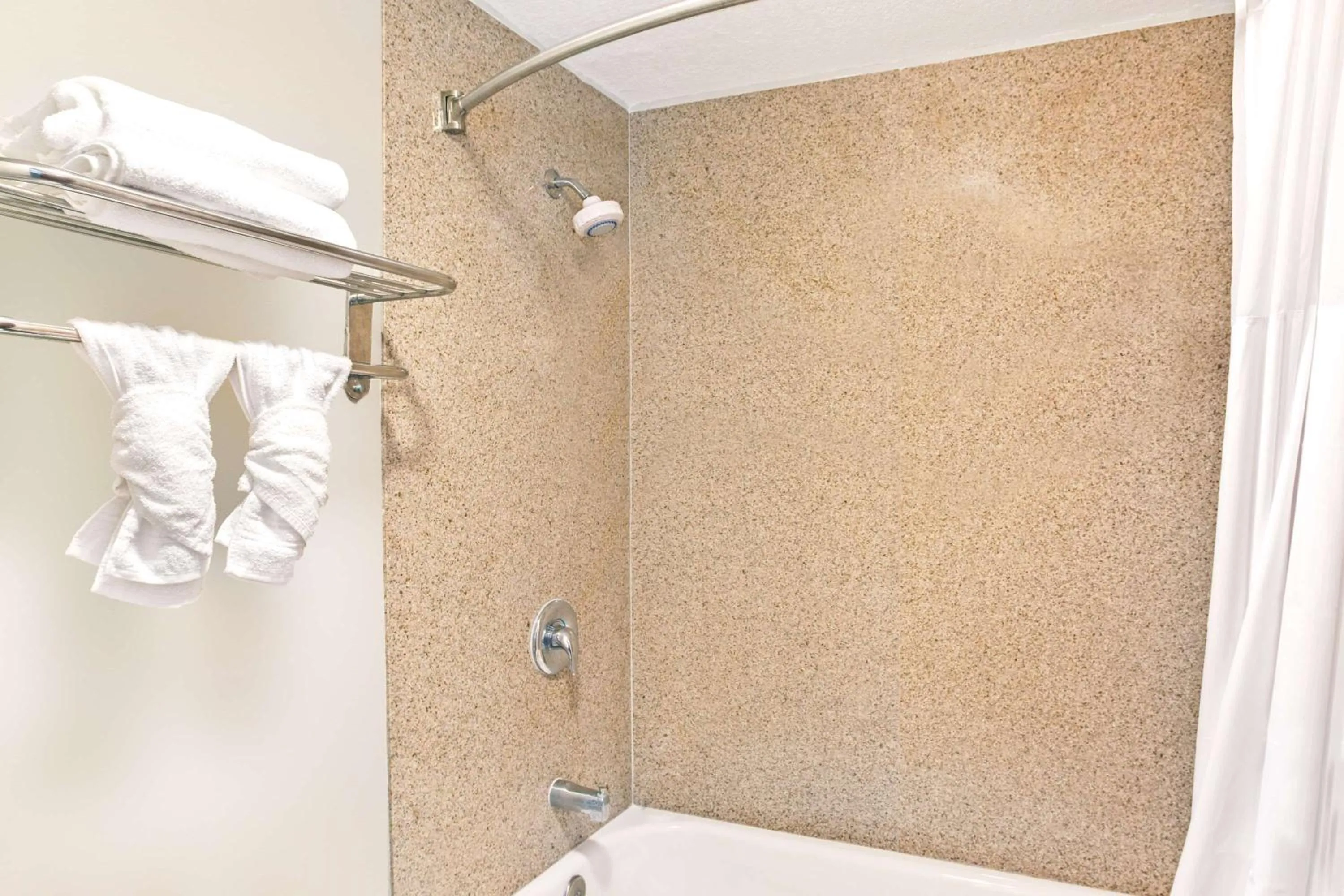 Bathroom in Cabana Inn & Suites