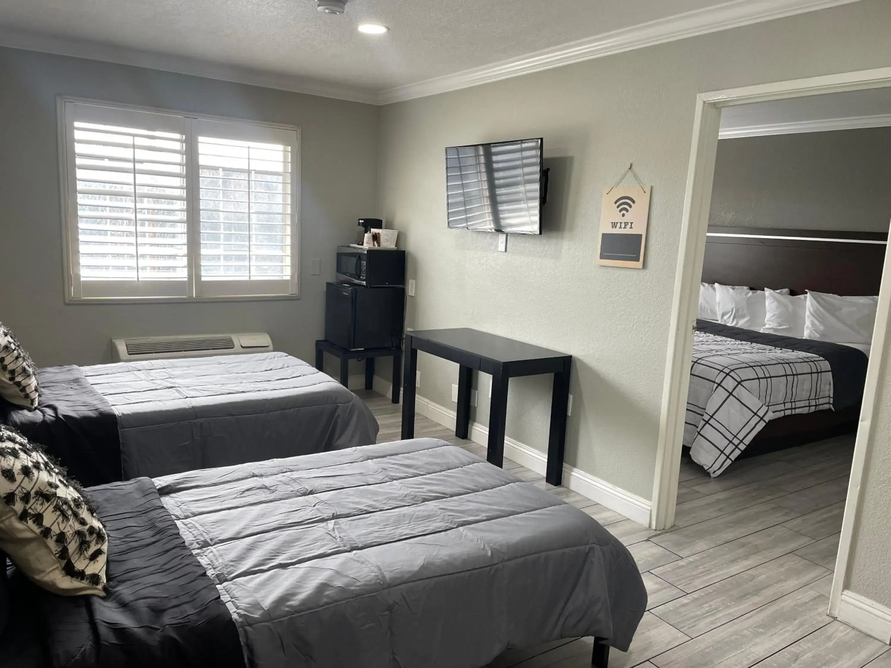 Bed in Cabana Inn & Suites Bed in Cabana Inn & Suites