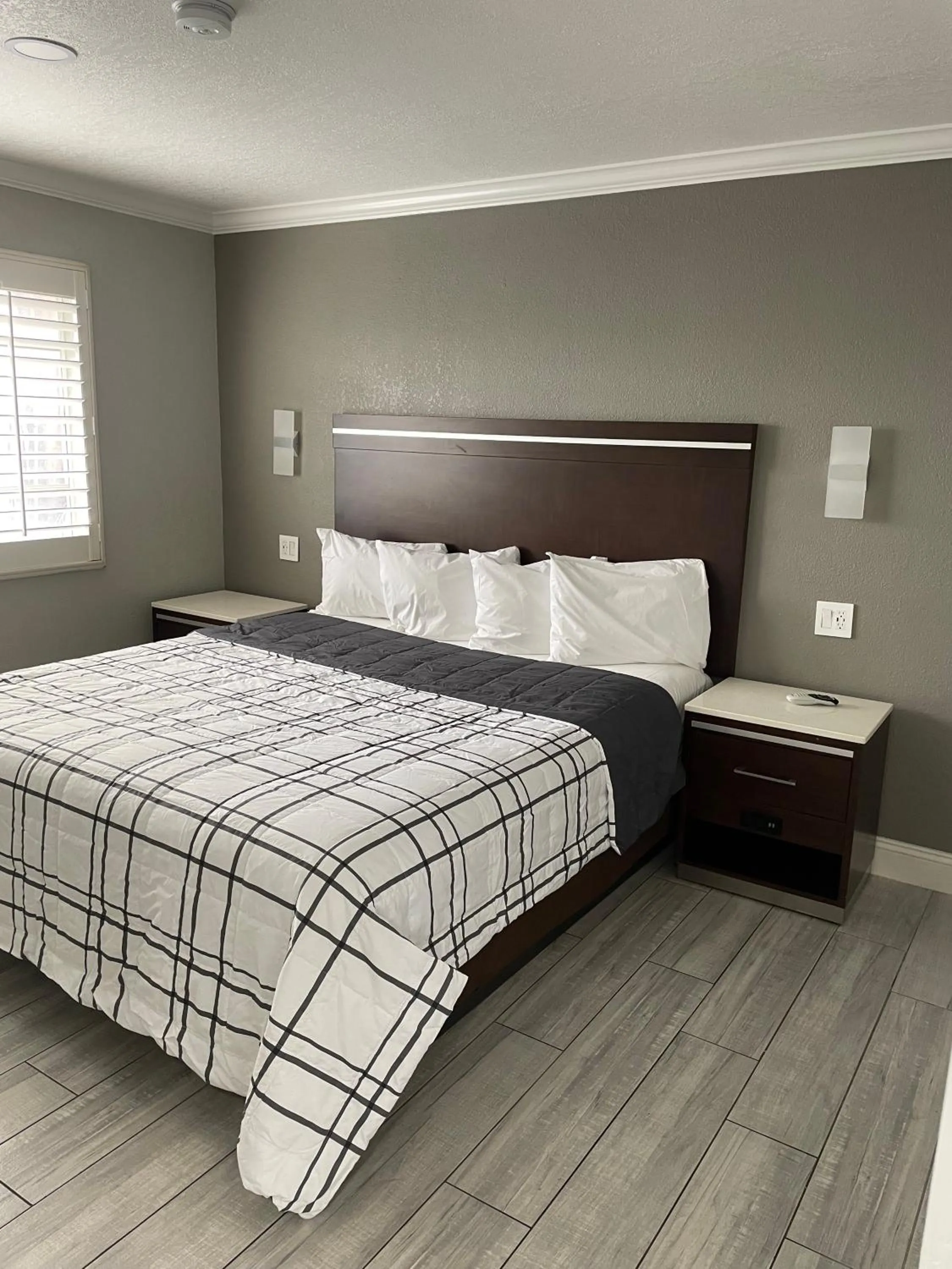 Bed in Cabana Inn & Suites