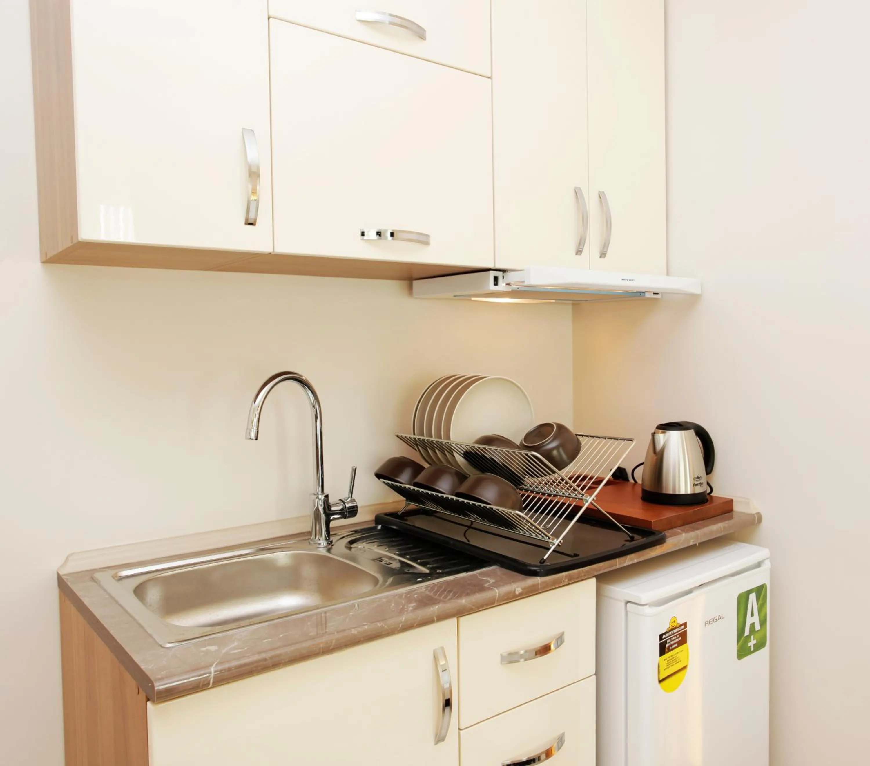 Kitchen or kitchenette in Kavalalı Suites