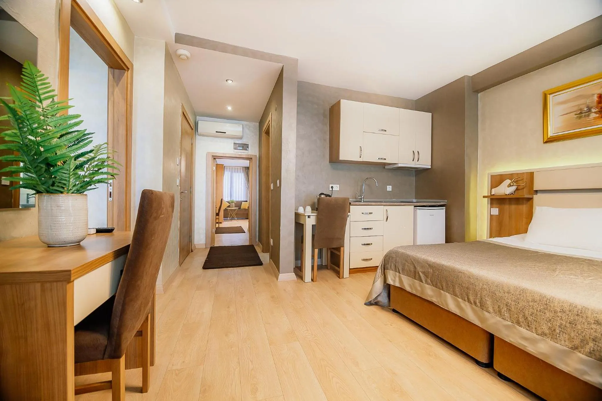 Photo of the whole room, Bed in Kavalalı Suites