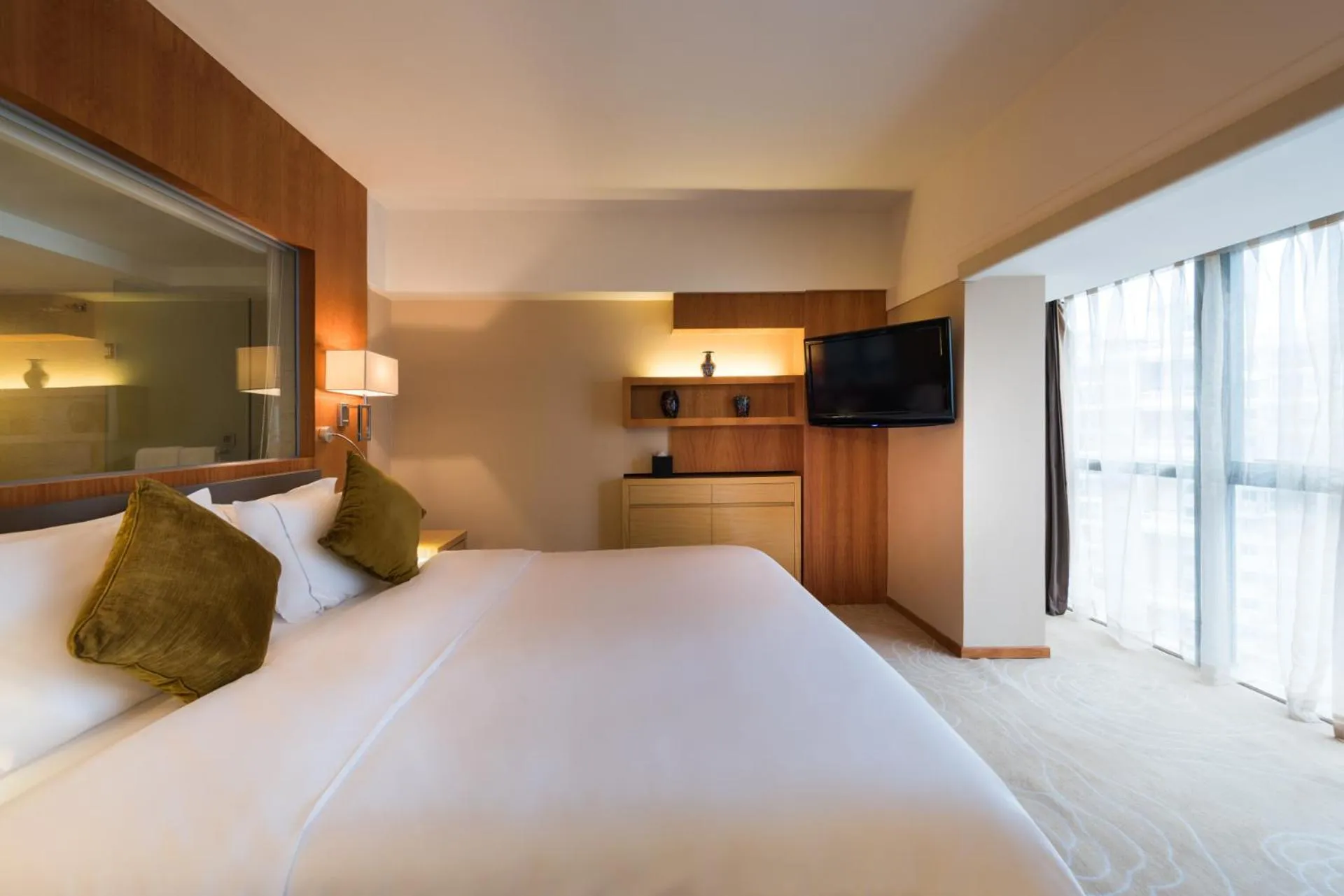 Bedroom, Bed in Grand Mercure Xiamen Downtown-Free Welcome Fruit & Metro Station