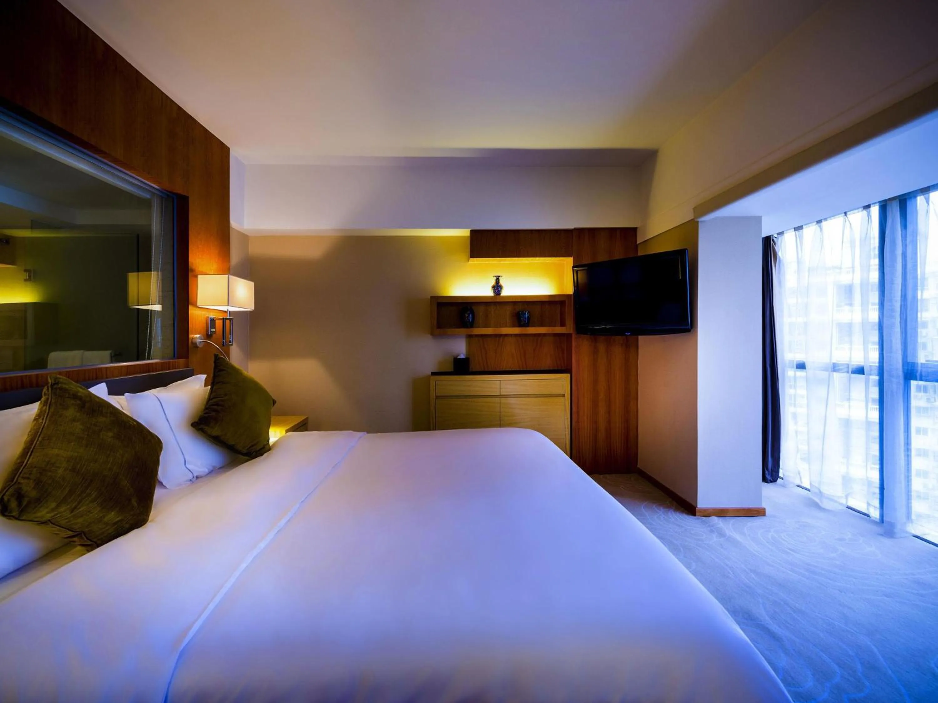 Bedroom, Bed in Grand Mercure Xiamen Downtown-Free Welcome Fruit & Metro Station