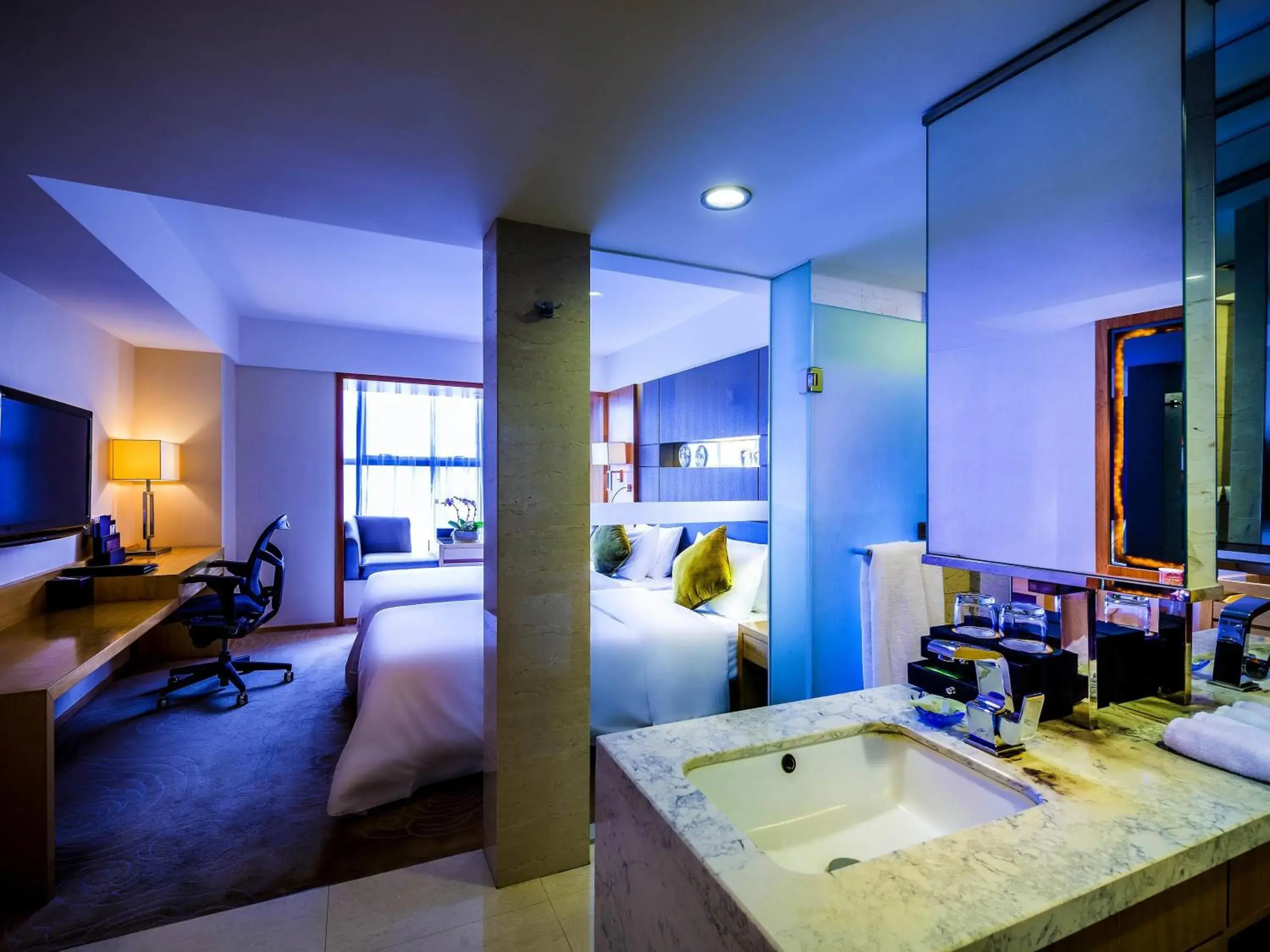 Bedroom, Bed in Grand Mercure Xiamen Downtown-Free Welcome Fruit & Metro Station Bedroom, Bed in Grand Mercure Xiamen Downtown-Free Welcome Fruit & Metro Station