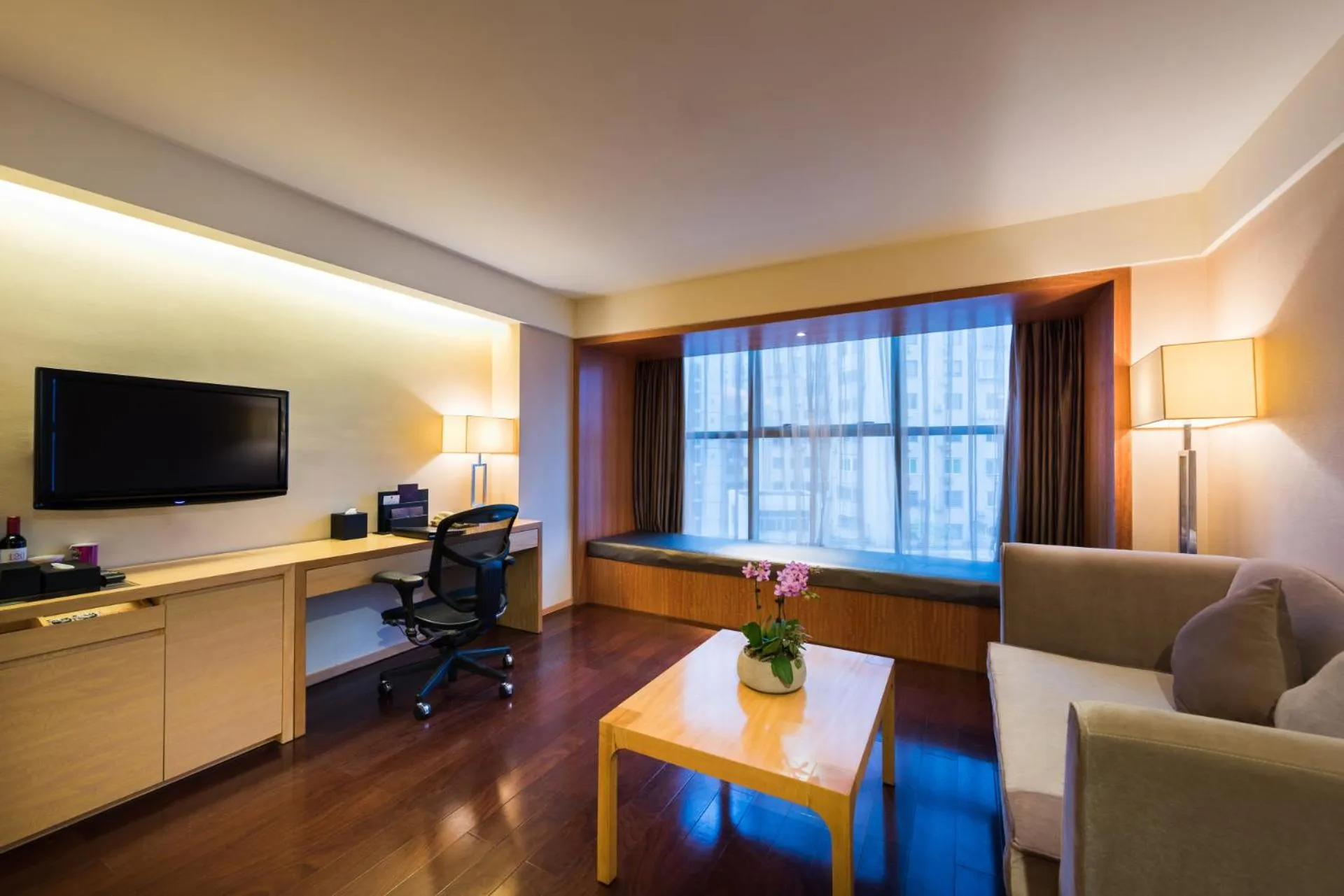 Living room in Grand Mercure Xiamen Downtown-Free Welcome Fruit & Metro Station