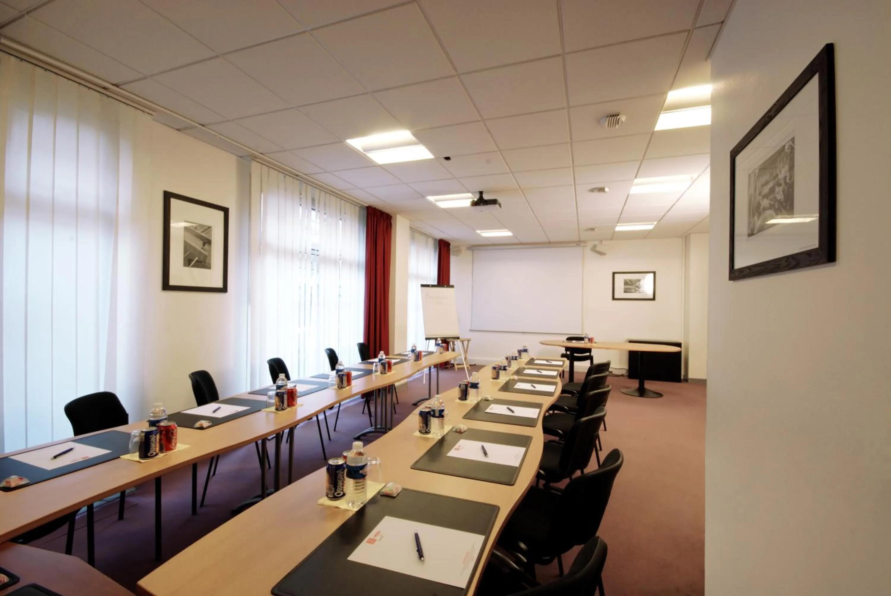 Business facilities in Séjours & Affaires Courbevoie Grande Arche