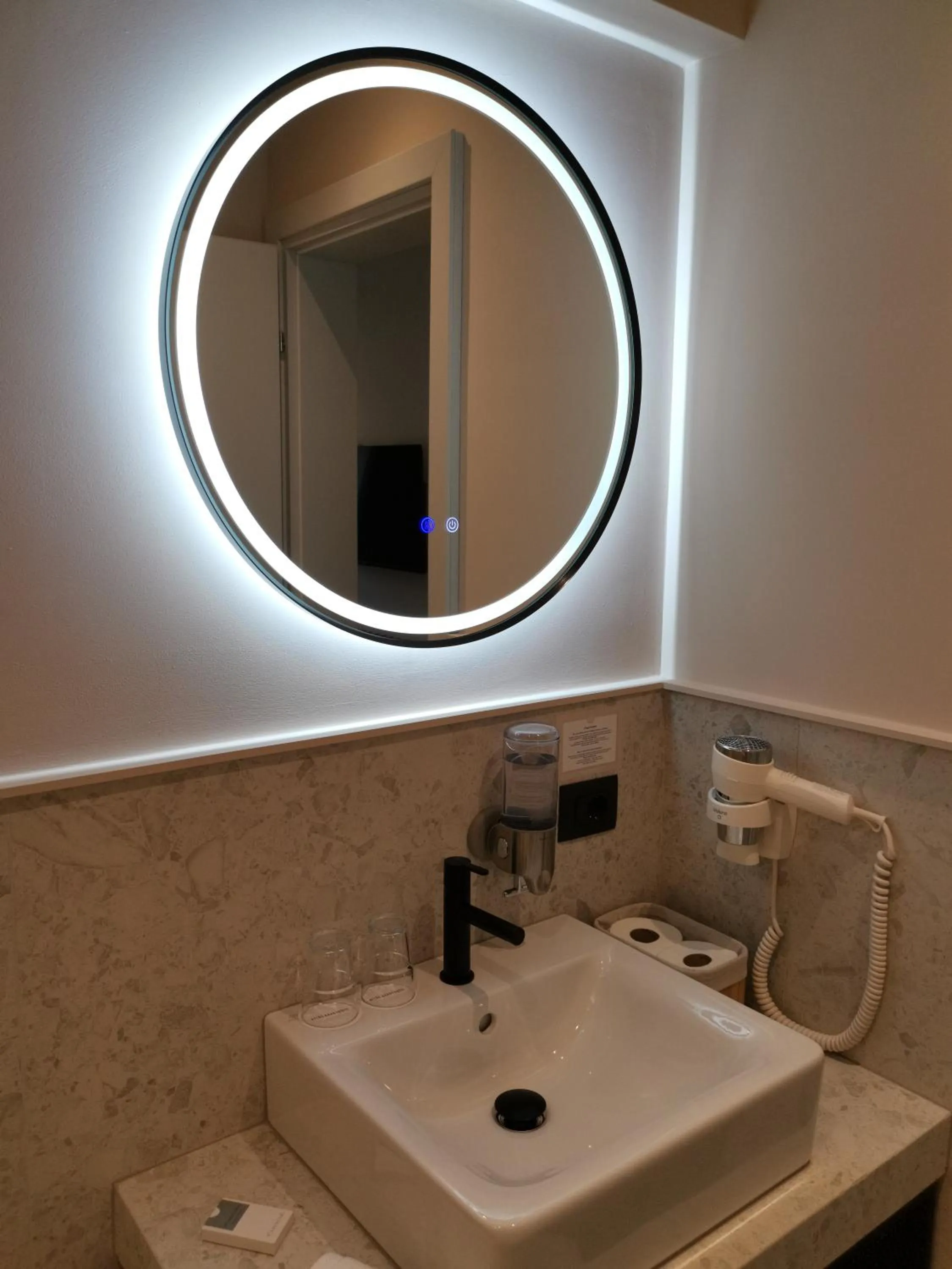 Shower in Atlas Aparthotel