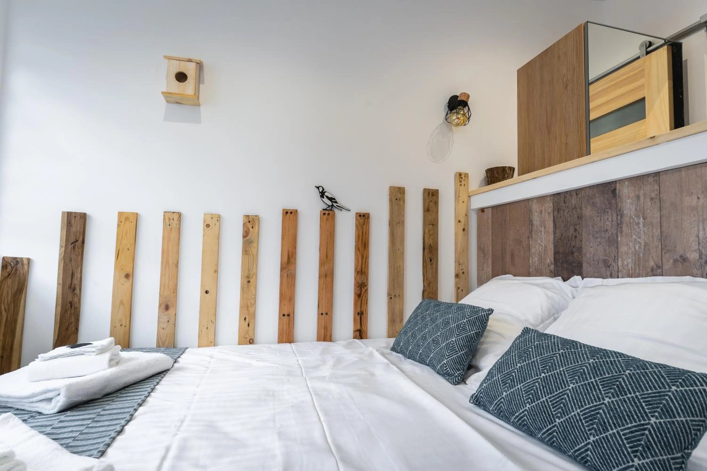 Bedroom, Bed in La Dimiere - Le Postel - Appartements de standing en hyper-centre - Louviers