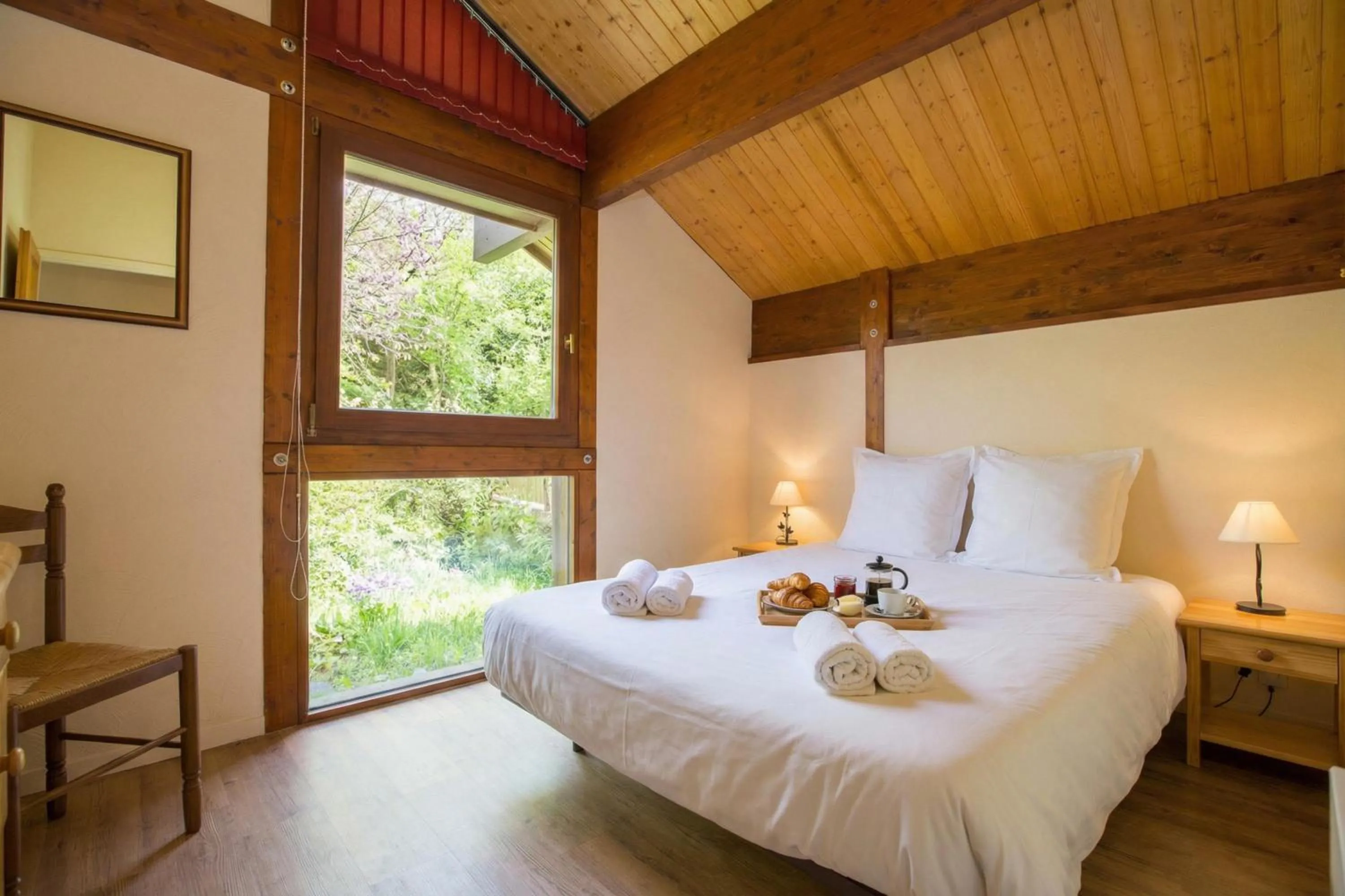 Bedroom, Bed in Chalet Résidence Chantey Mourry 67 - Happy Rentals