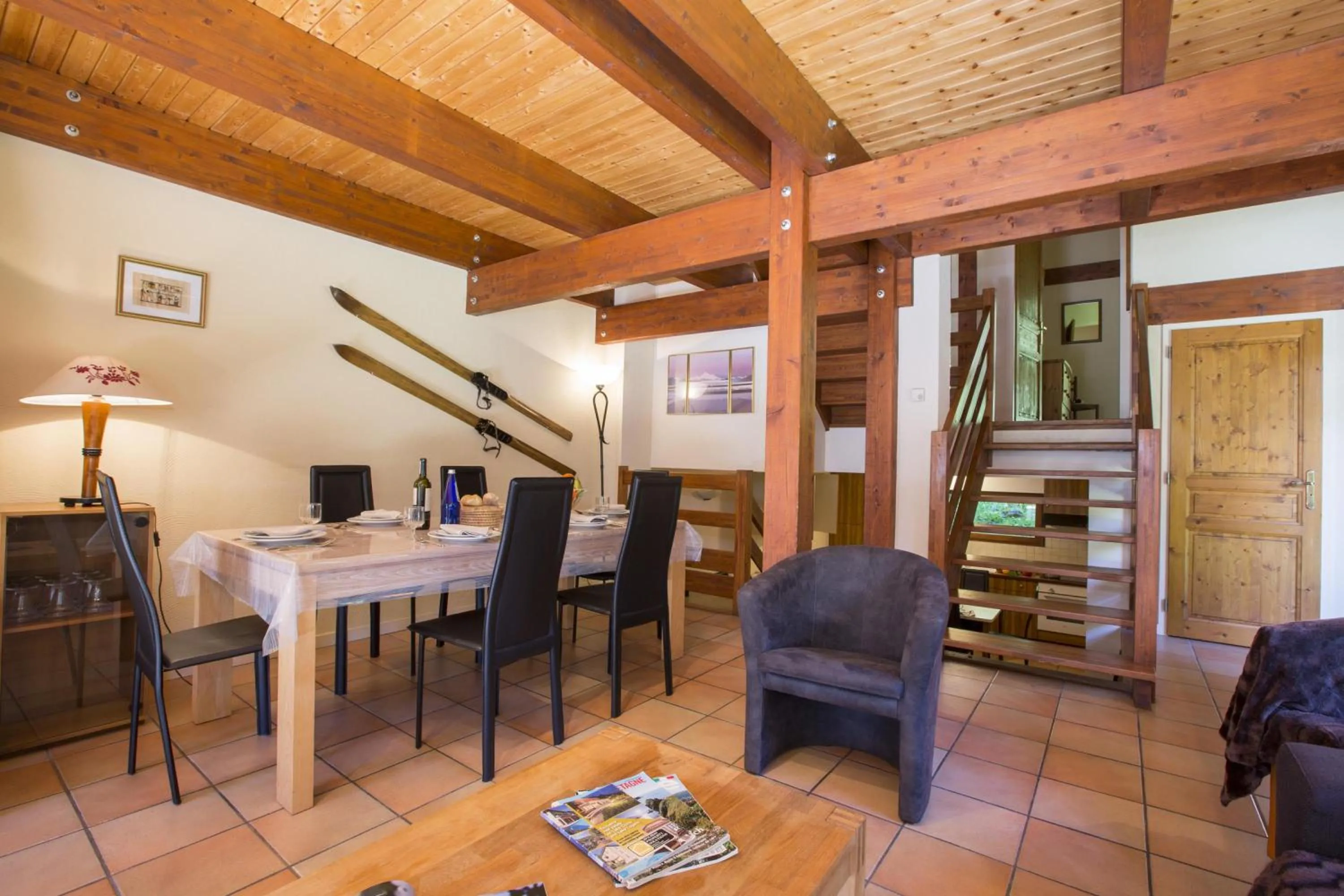 Dining area in Chalet Résidence Chantey Mourry 67 - Happy Rentals