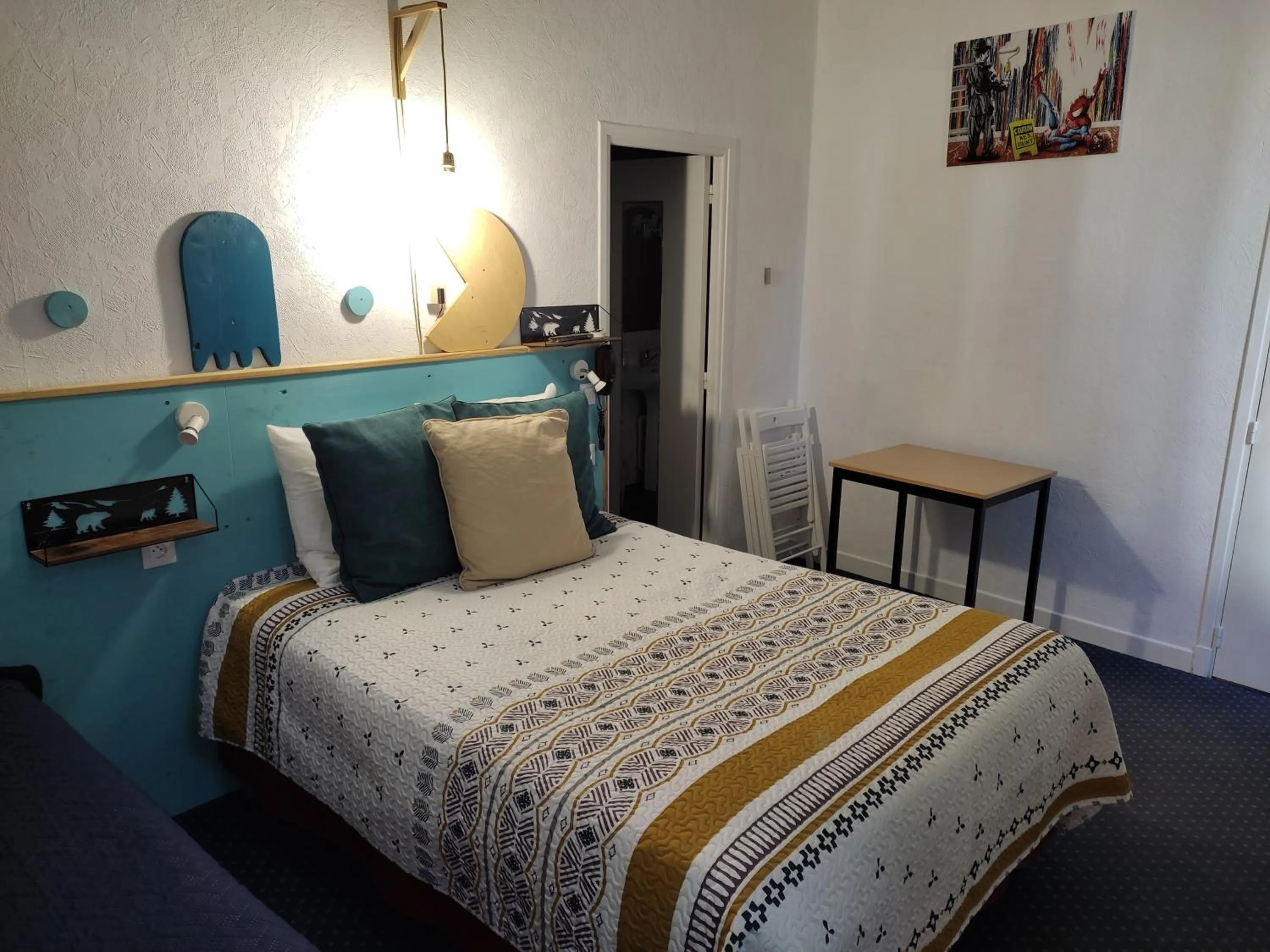 Bed in Hôtel Confort 09 ou HC-09