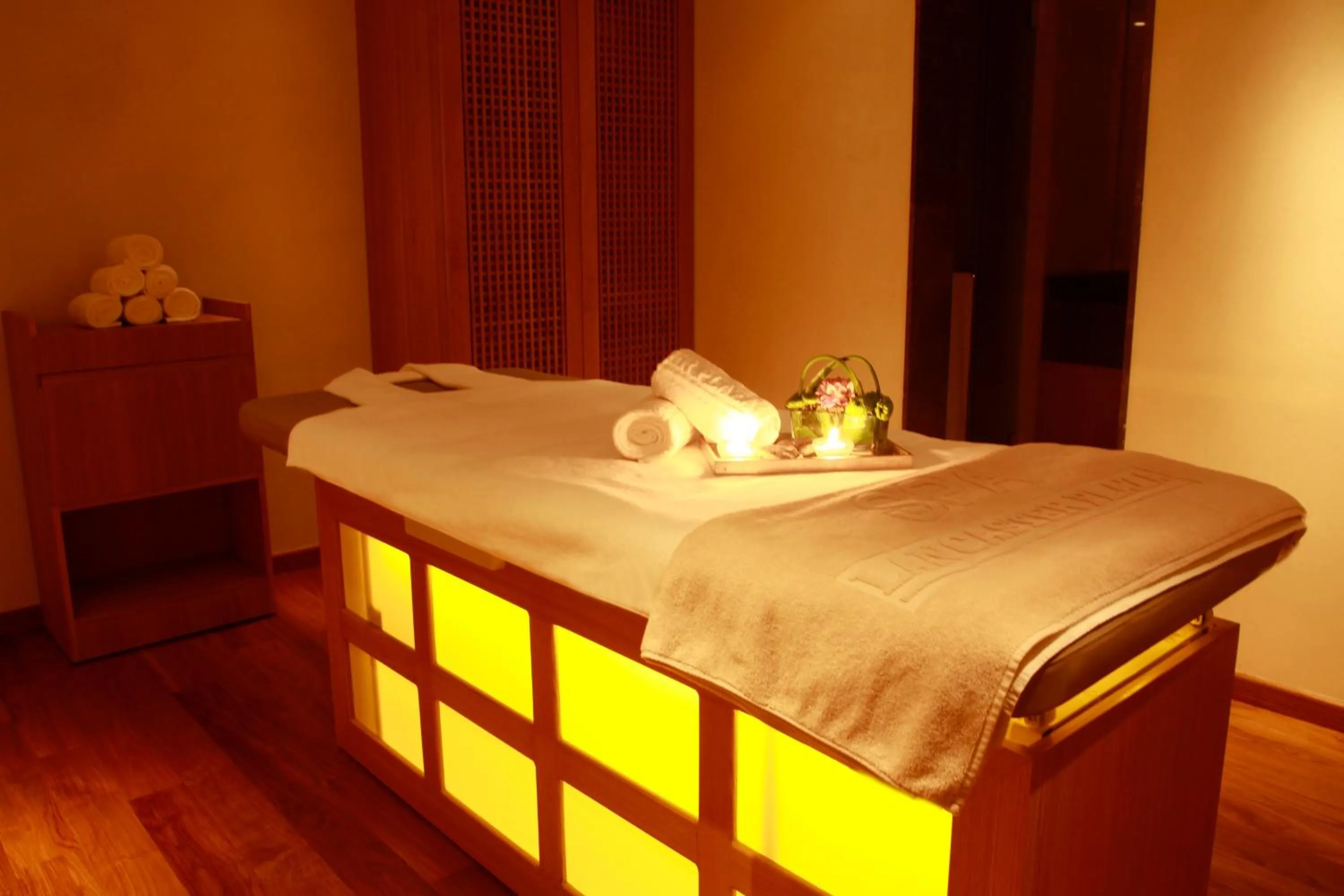 Massage, Bed in Lancaster Plaza Beirut