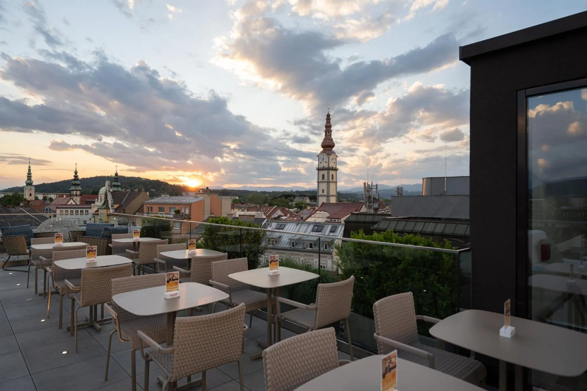 Lounge or bar in Garner Hotel Klagenfurt - Moser Verdino by IHG