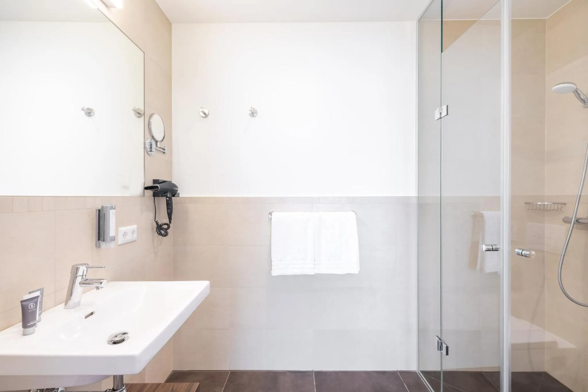 Bathroom in Garner Hotel Klagenfurt - Moser Verdino by IHG