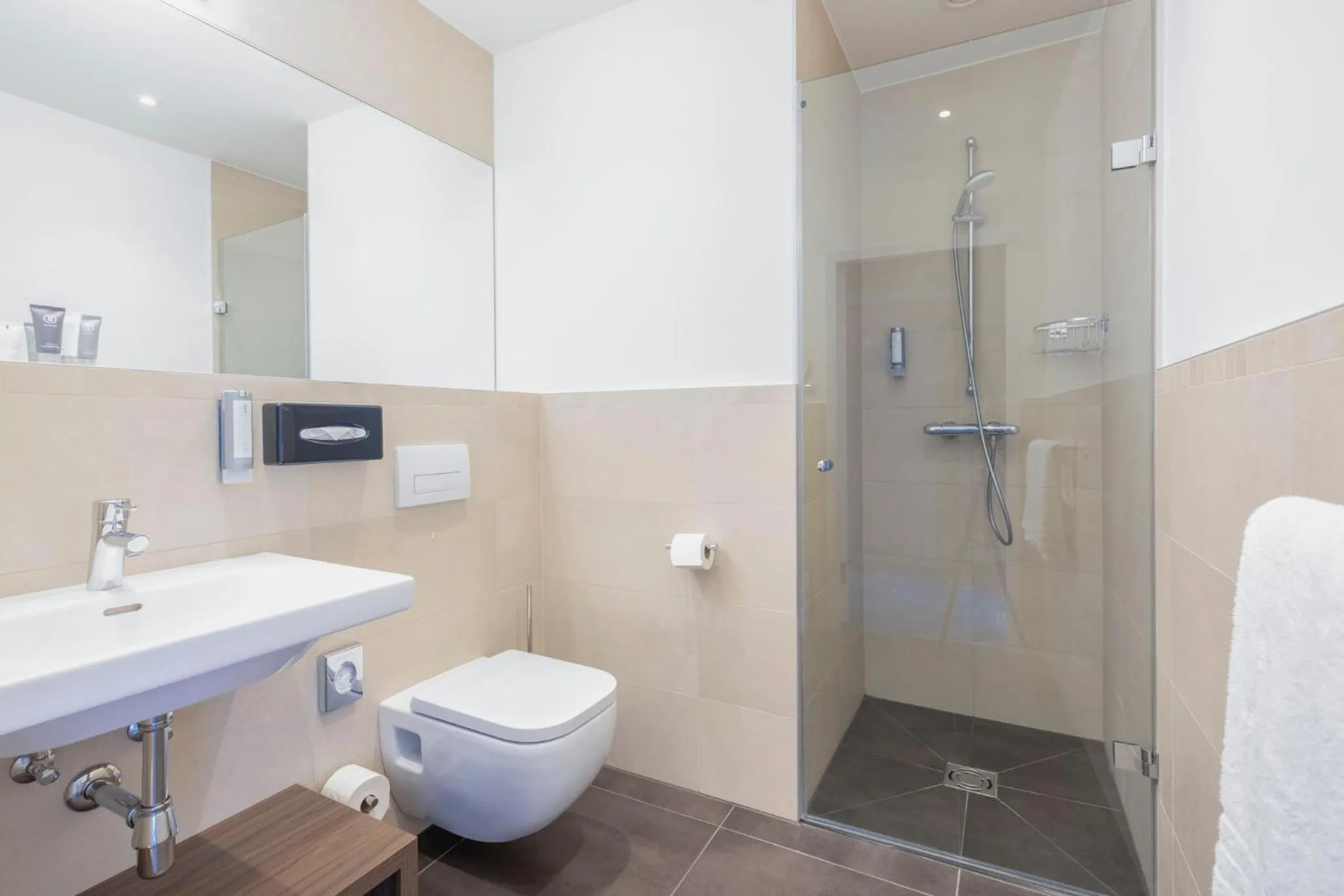 Bathroom in Garner Hotel Klagenfurt - Moser Verdino by IHG