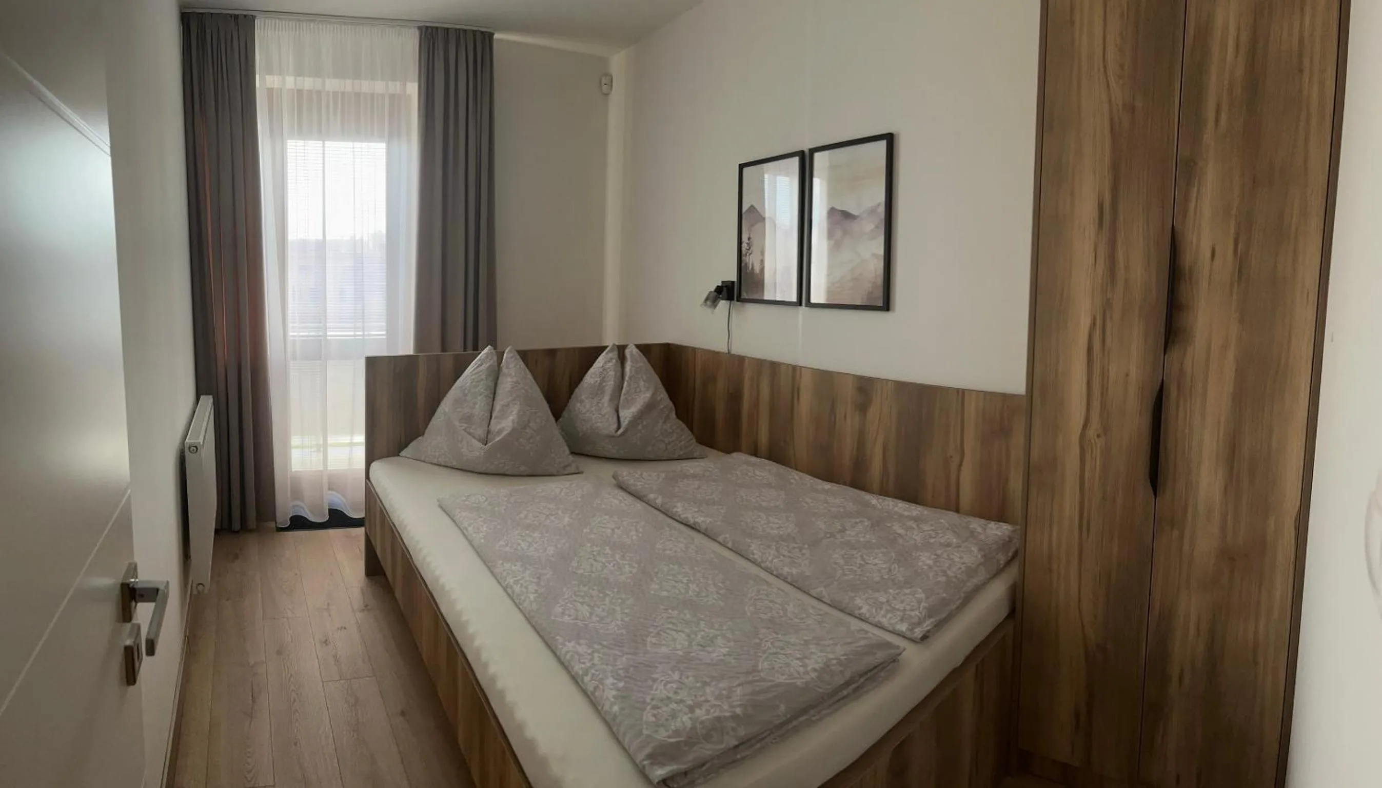 Two-Bedroom Apartment in Apartman Valnela