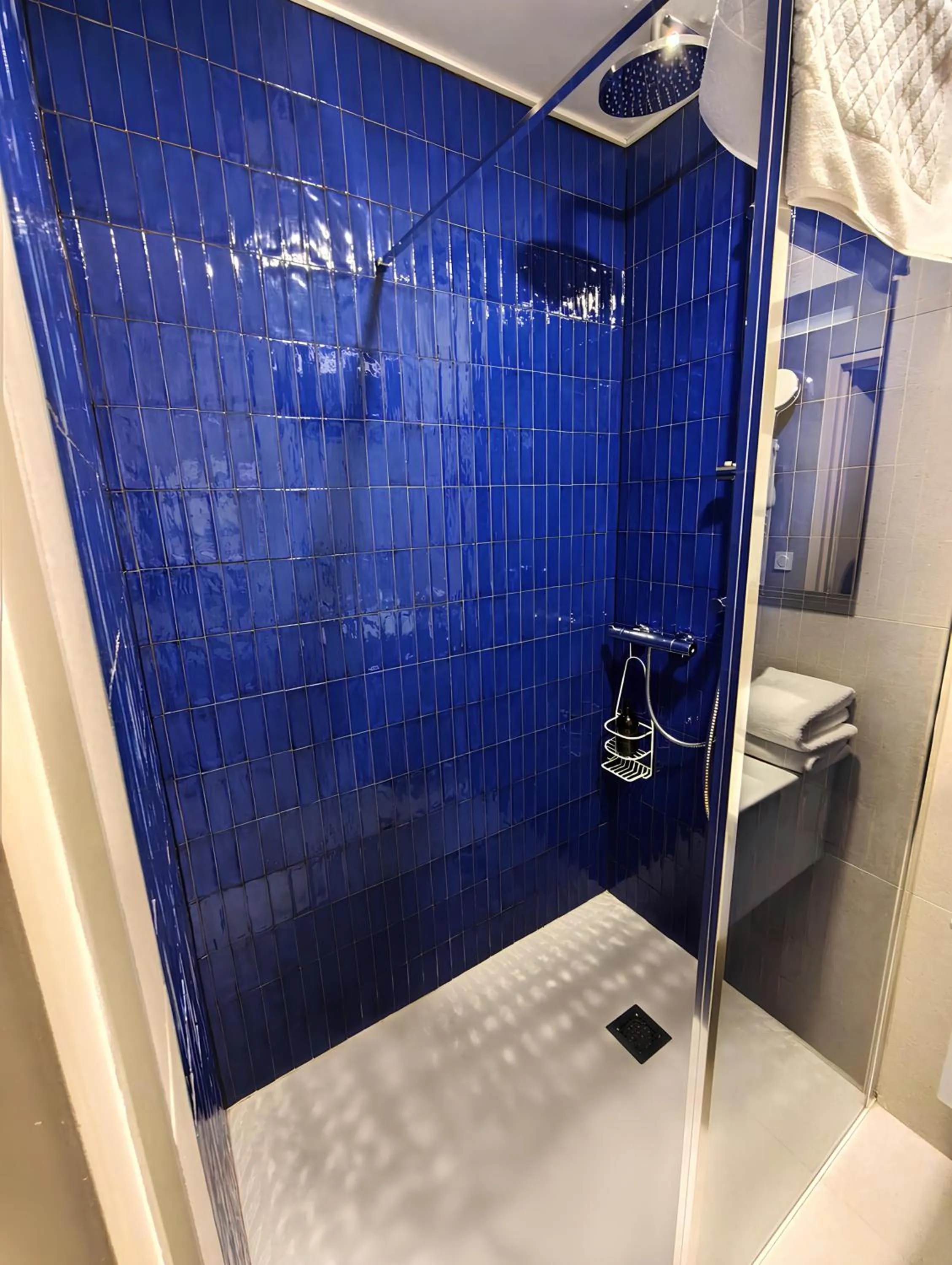 Shower in Hotel des Eaux