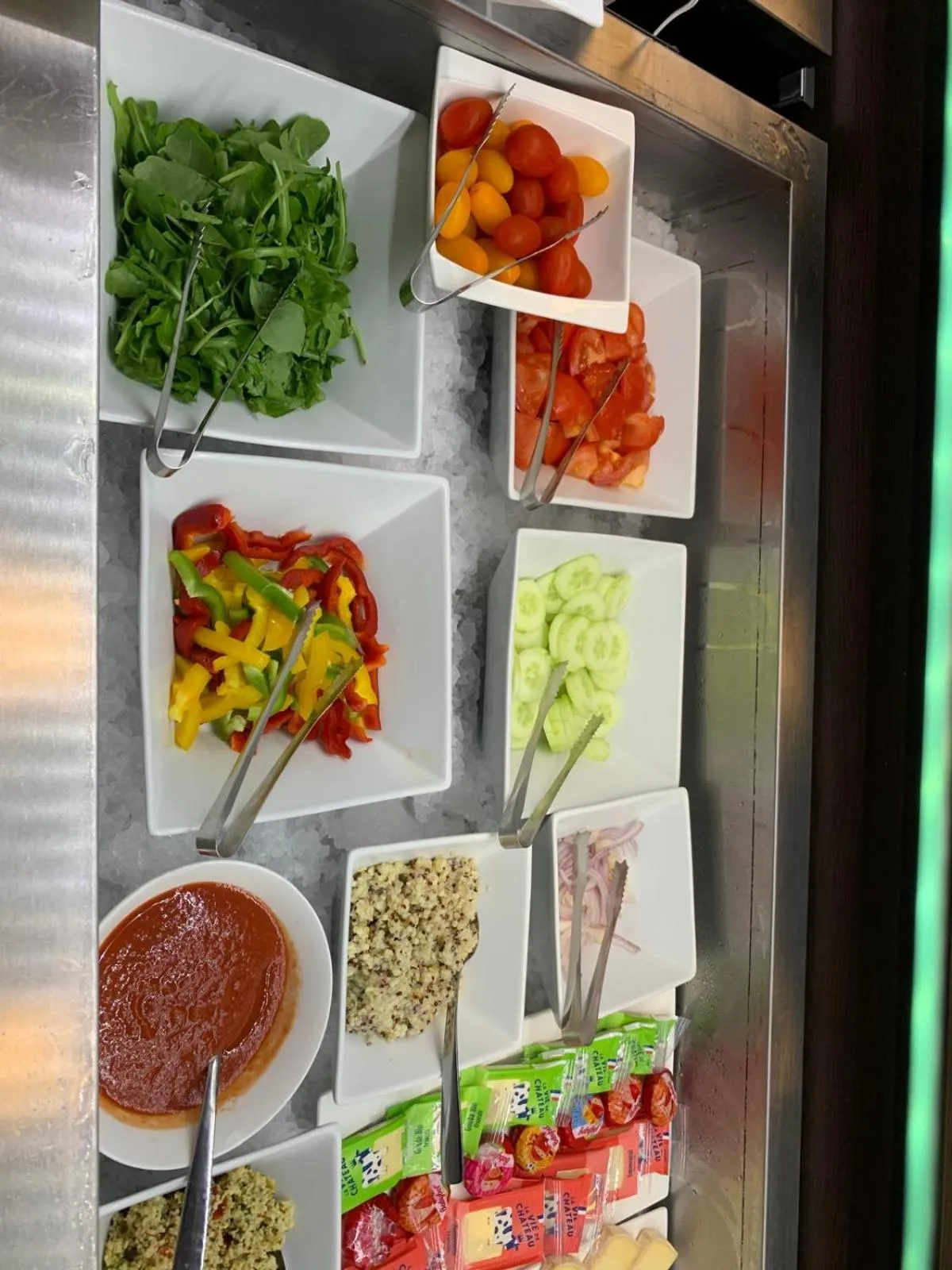 Breakfast in Enzo Hôtels Premier Prix - Logis Amnéville