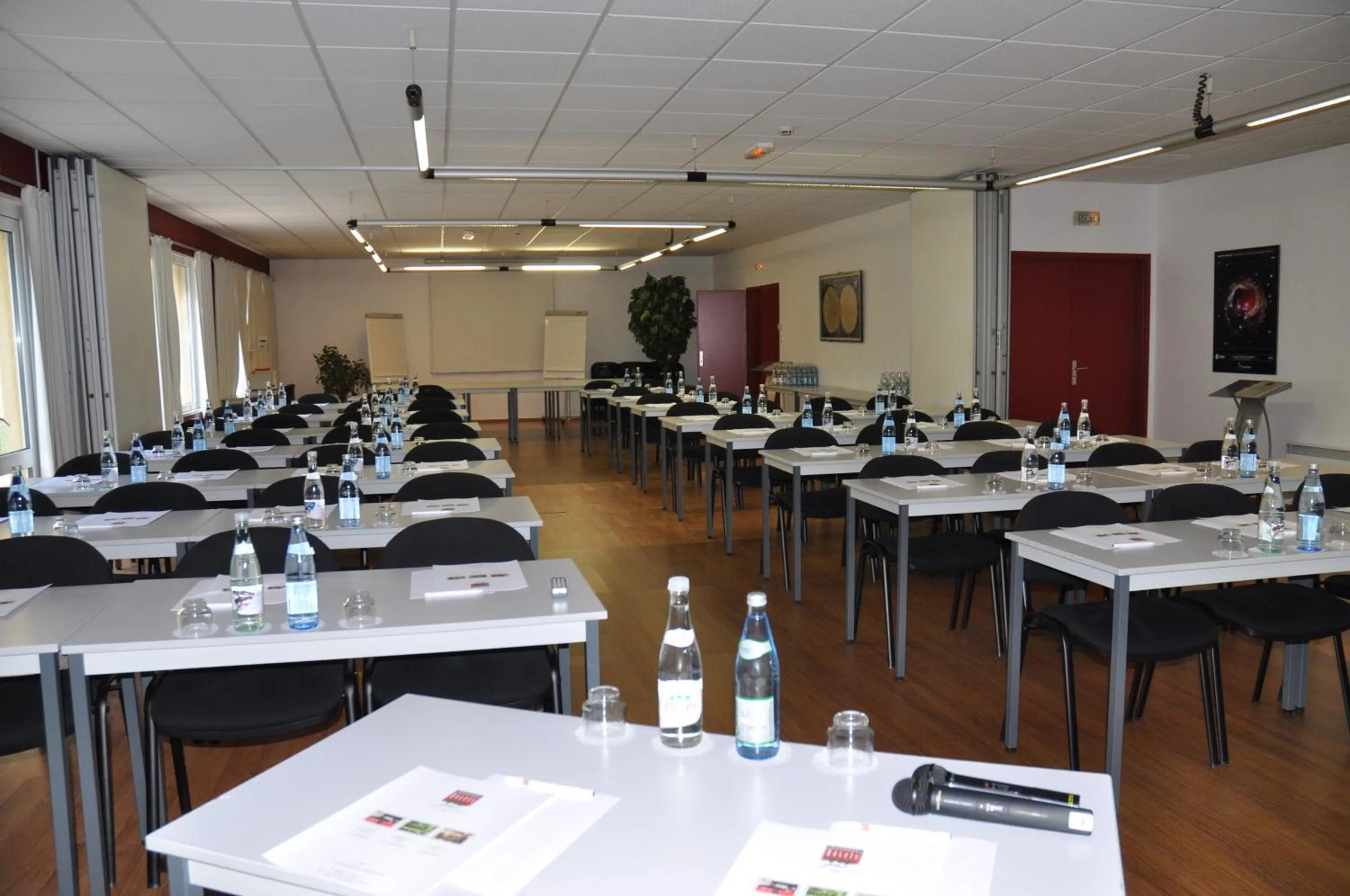 Business facilities in Enzo Hôtels Premier Prix - Logis Amnéville
