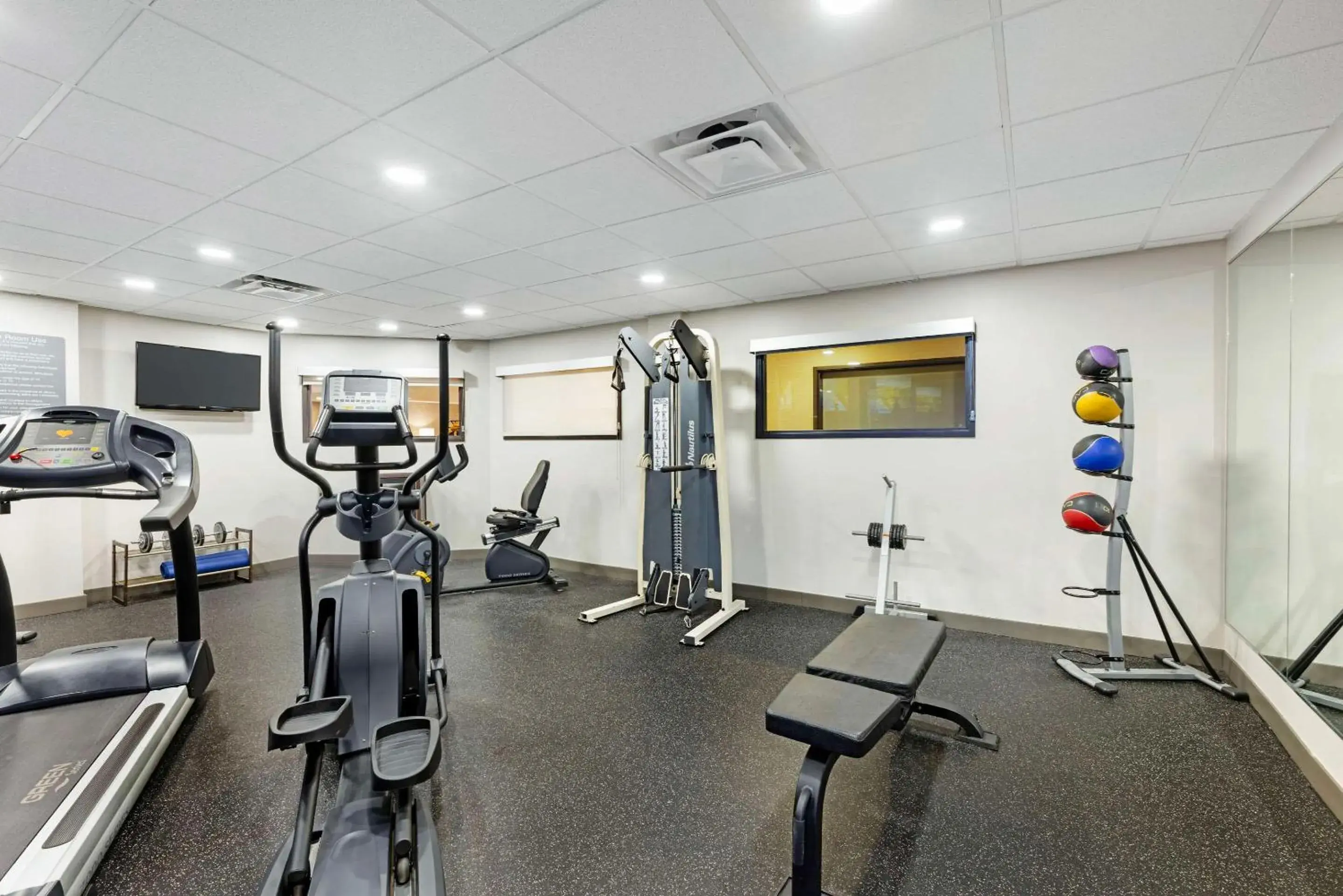Fitness centre/facilities in Wingate by Wyndham - Arlington Heights Fitness centre/facilities in Wingate by Wyndham - Arlington Heights