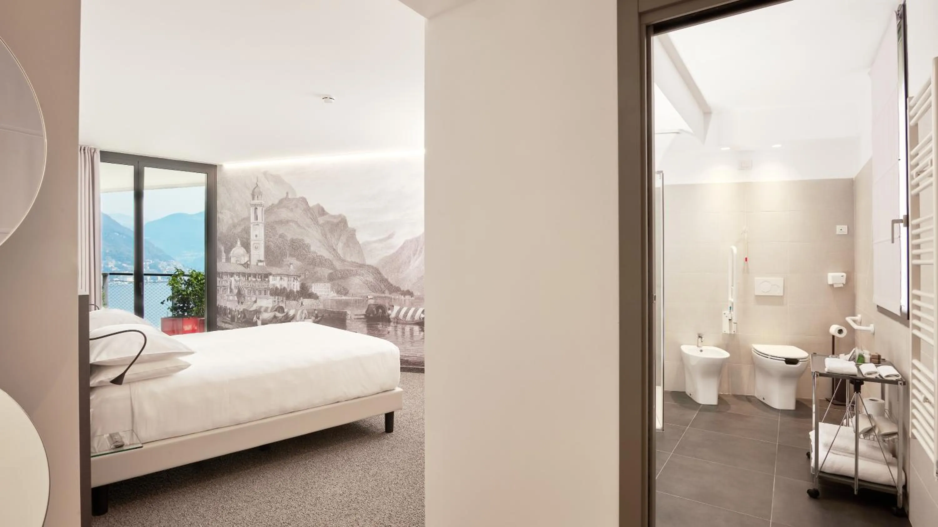 Bathroom, Bed in Hotel Lago