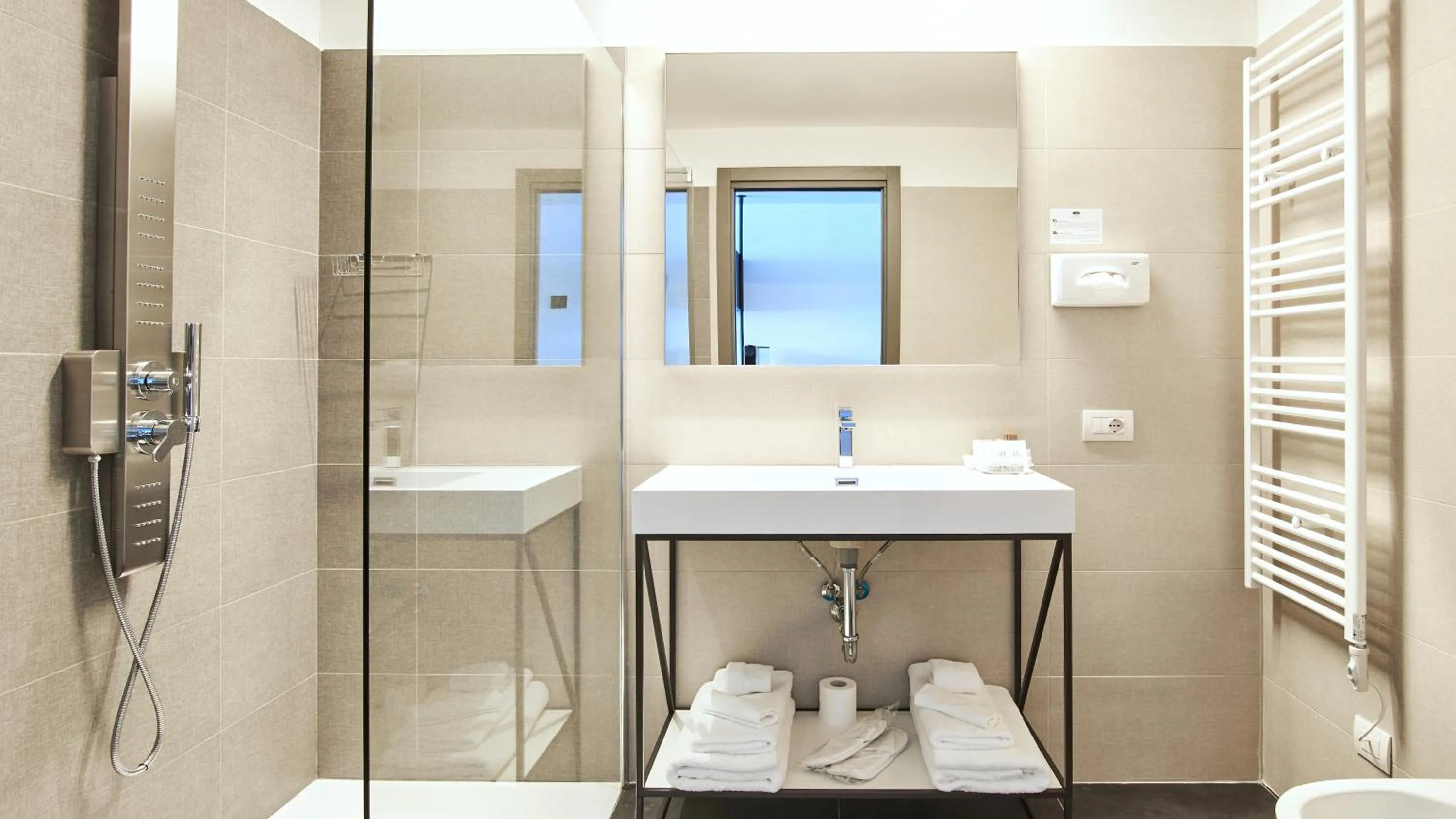 Bathroom in Hotel Lago