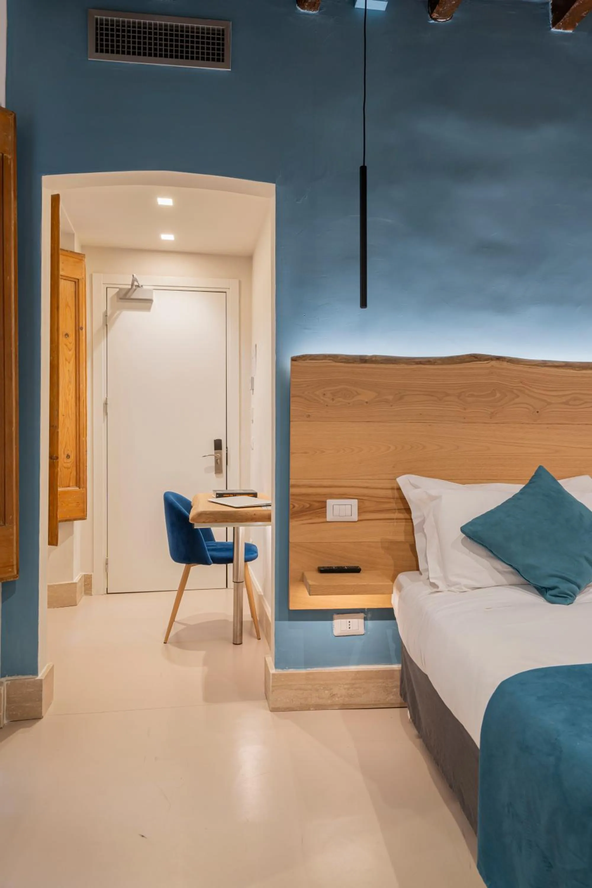 Bedroom, Bed in Campo de' Fiori 34