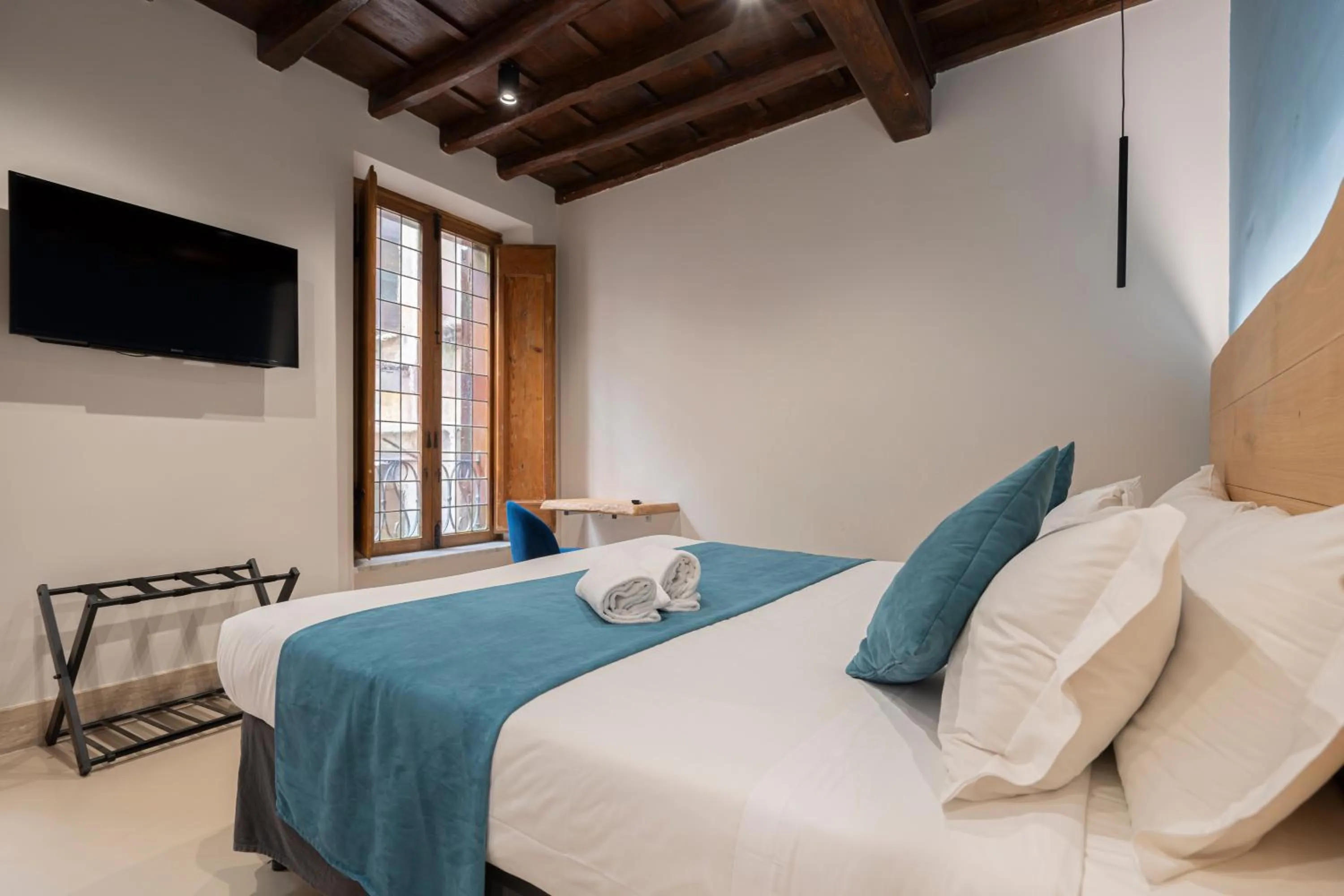 Bedroom, Bed in Campo de' Fiori 34