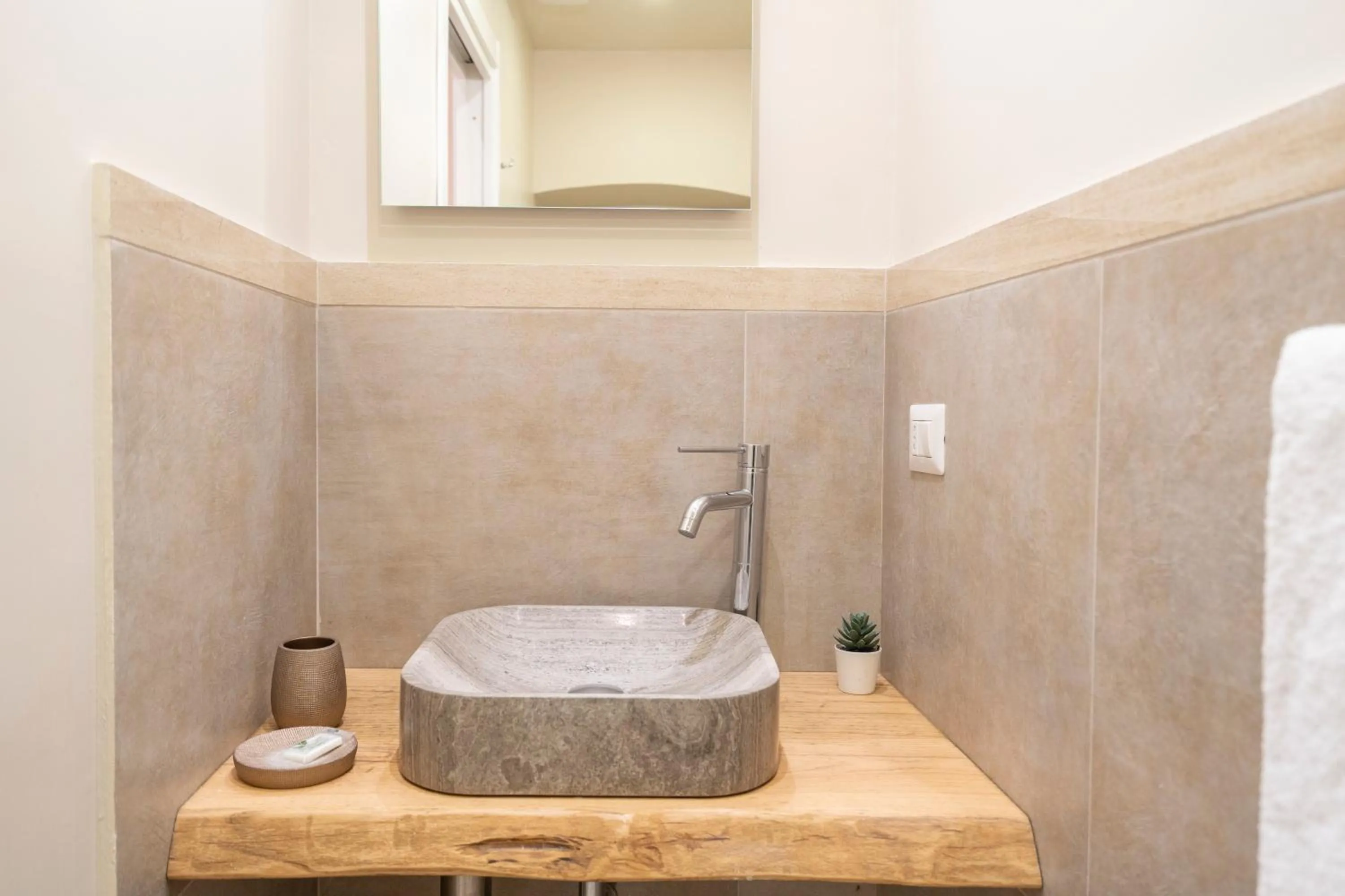 Bathroom in Campo de' Fiori 34