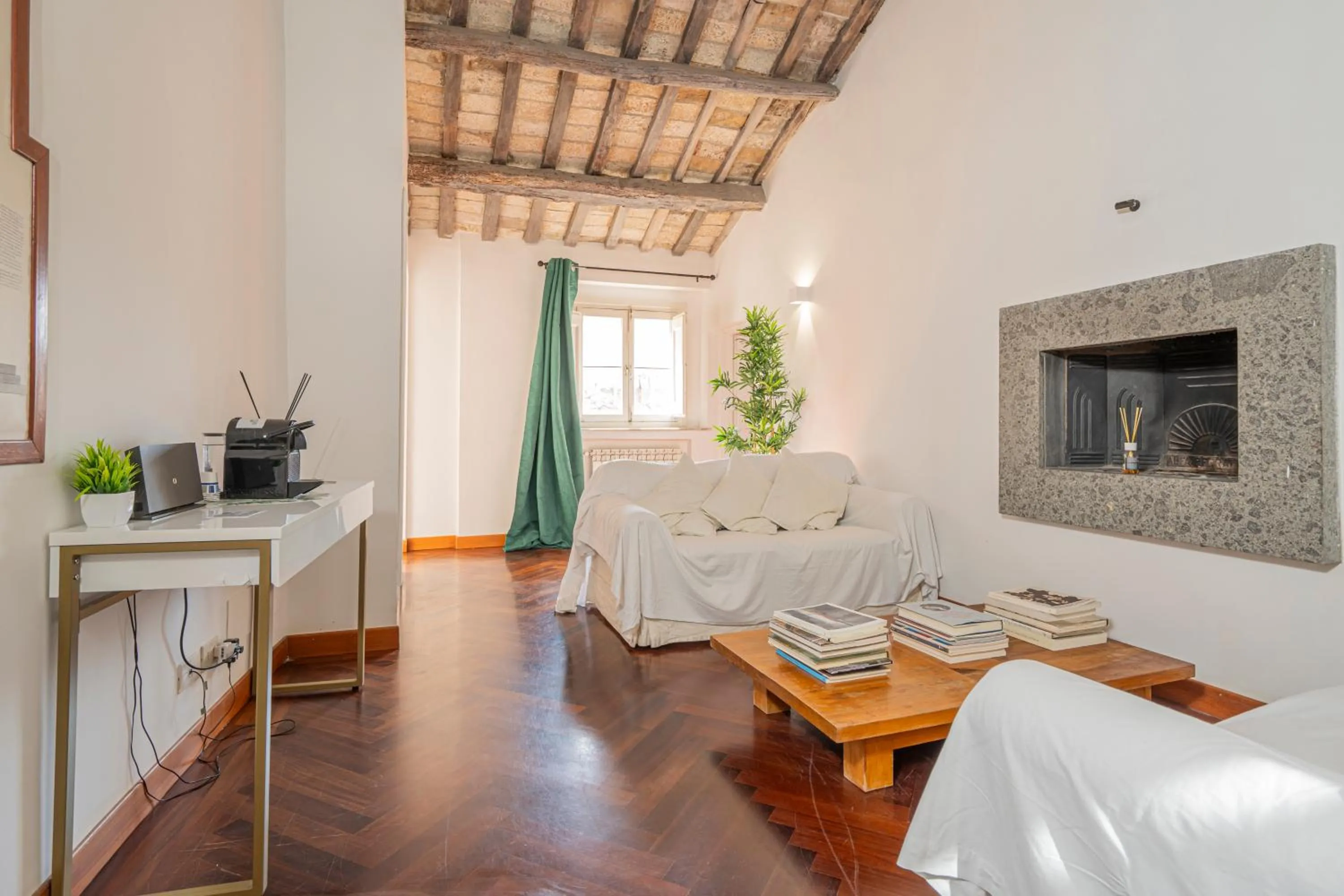 Living room in Campo de' Fiori 34
