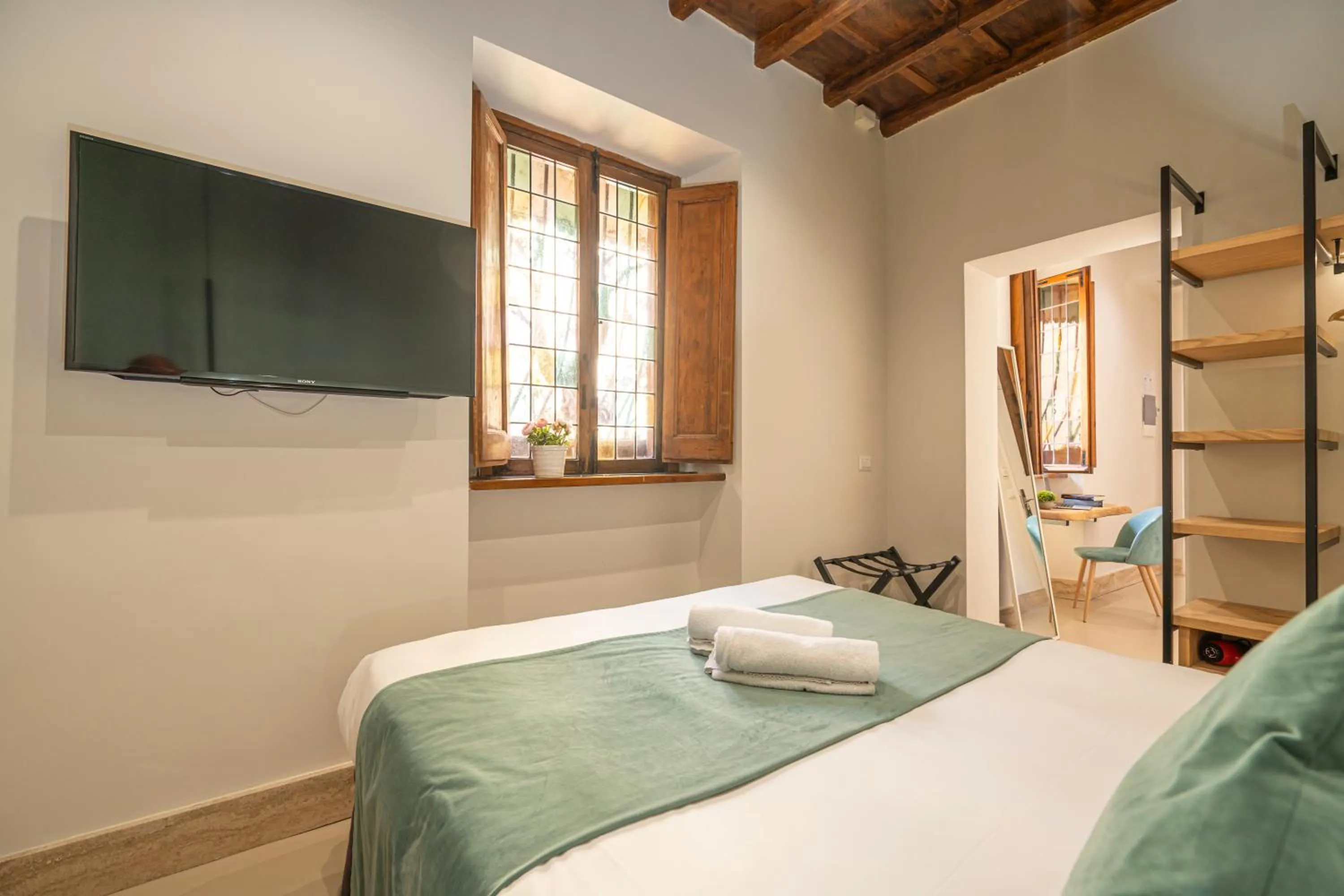 Bedroom, Bed in Campo de' Fiori 34