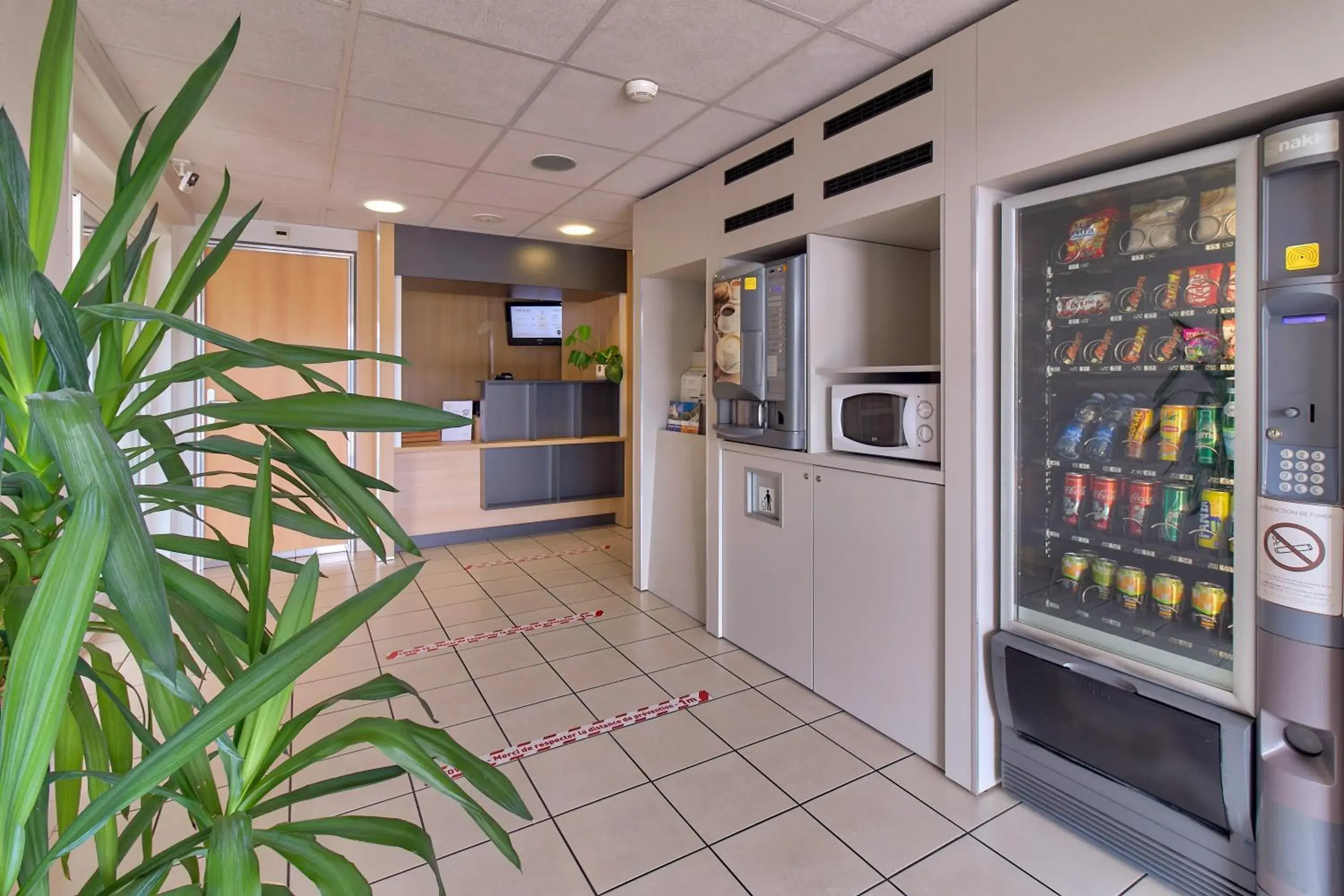 Lobby or reception in B&B HOTEL Pau Lescar Lobby or reception in B&B HOTEL Pau Lescar